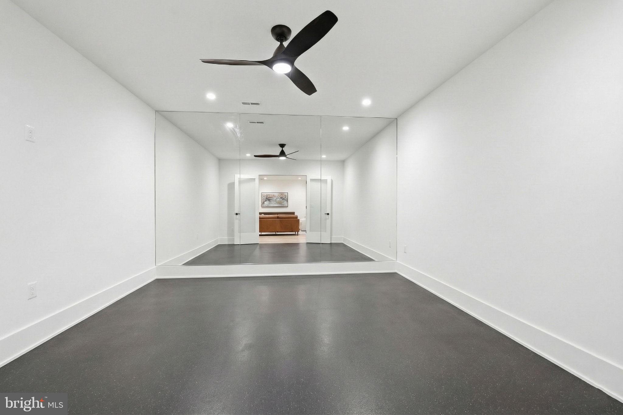 ARLINGTON RIDGE - Residential