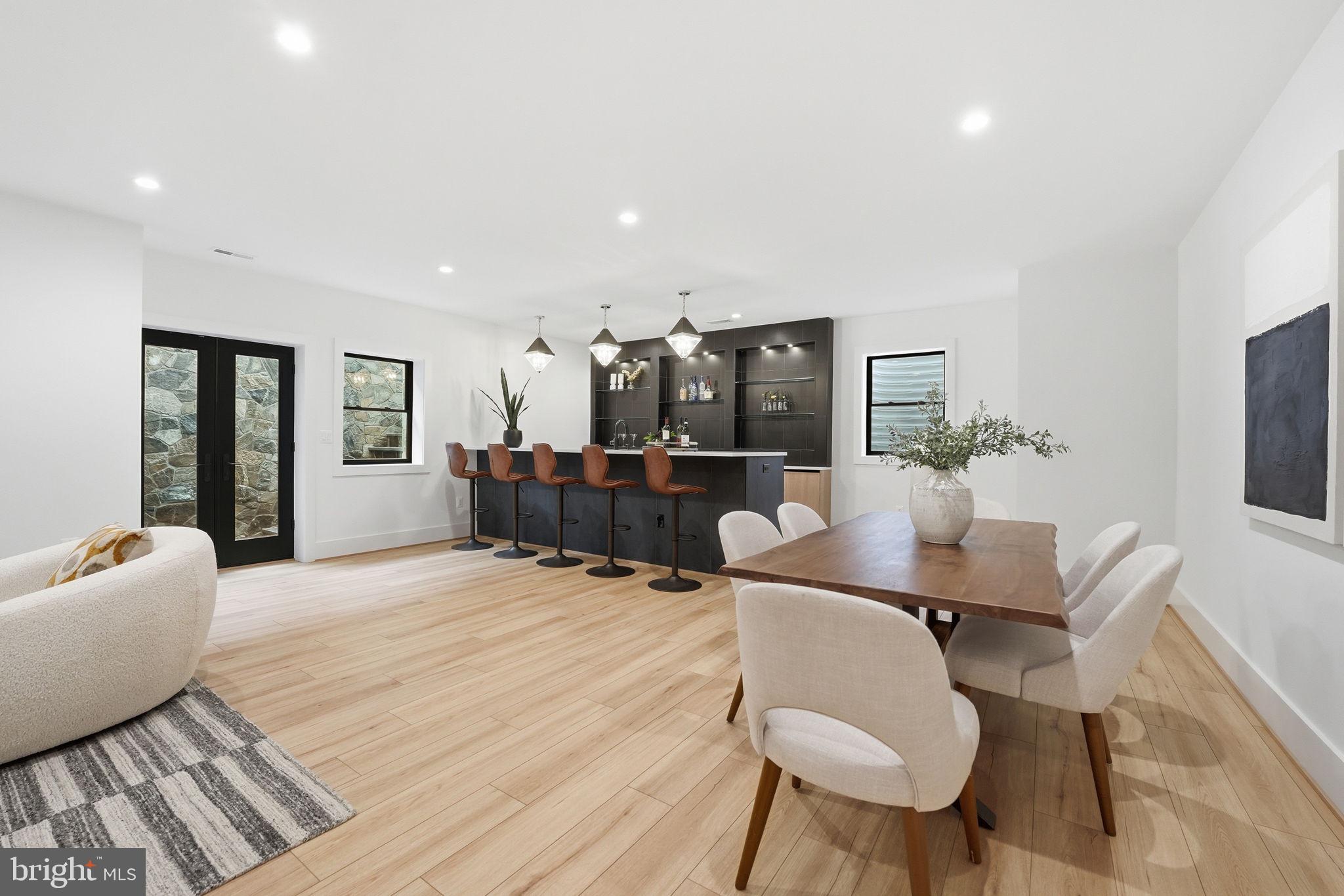 ARLINGTON RIDGE - Residential