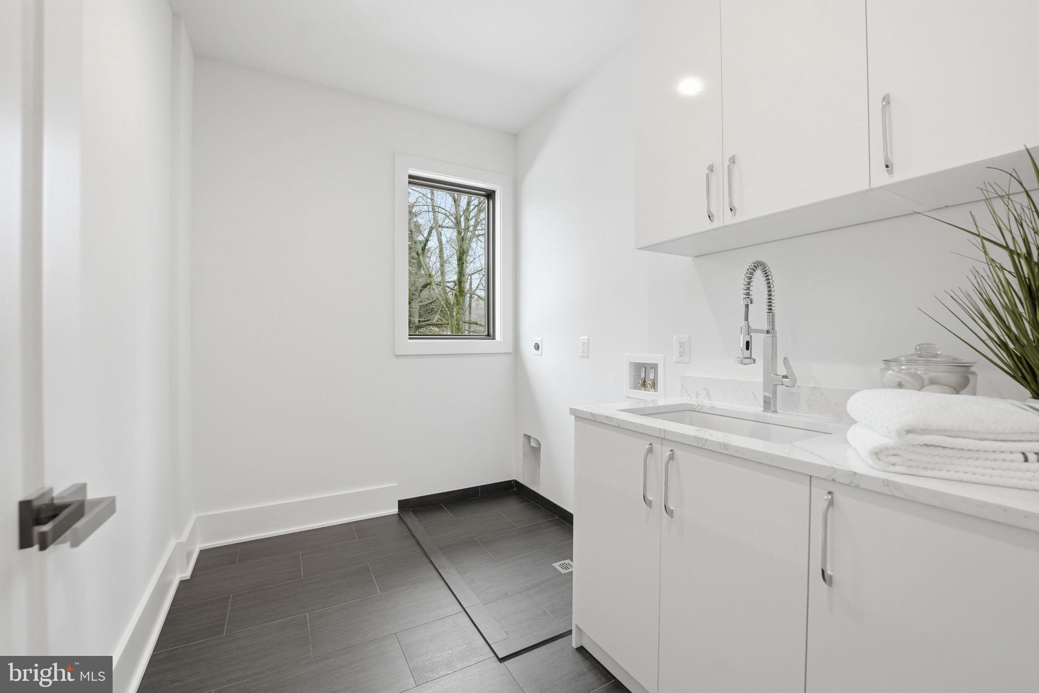 ARLINGTON RIDGE - Residential