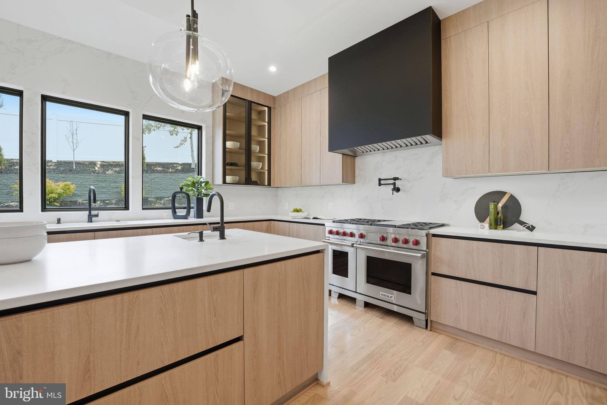 ARLINGTON RIDGE - Residential