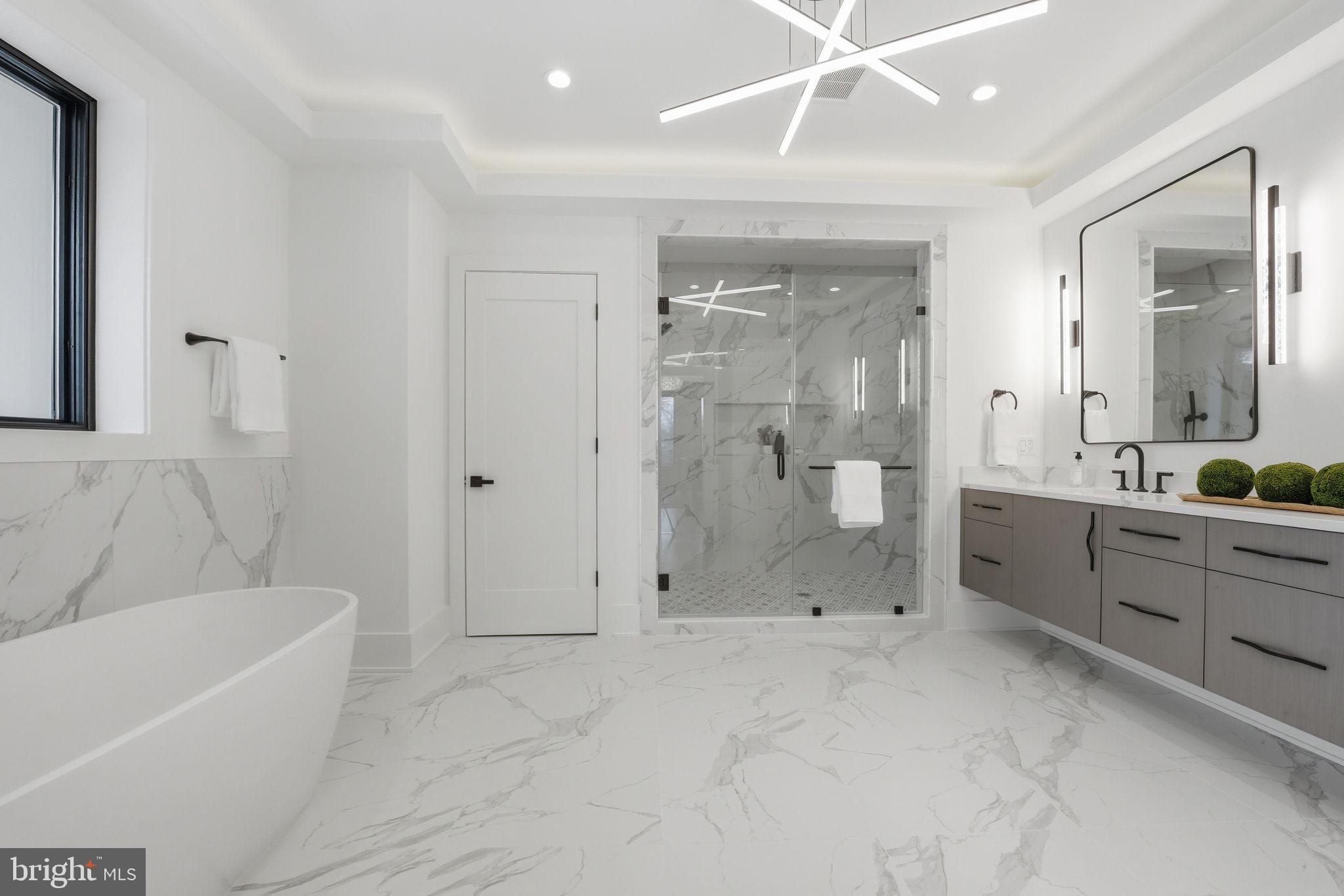 ARLINGTON RIDGE - Residential