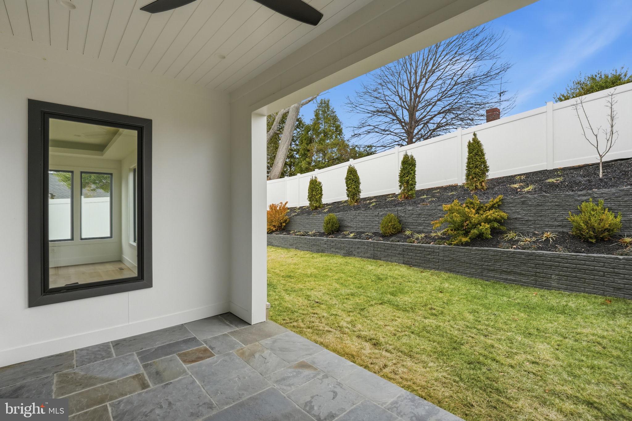 ARLINGTON RIDGE - Residential