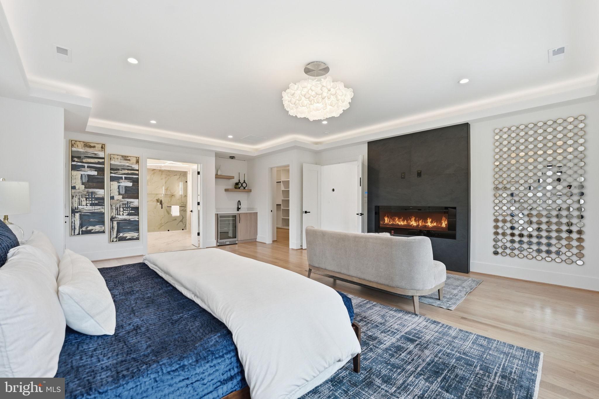 ARLINGTON RIDGE - Residential