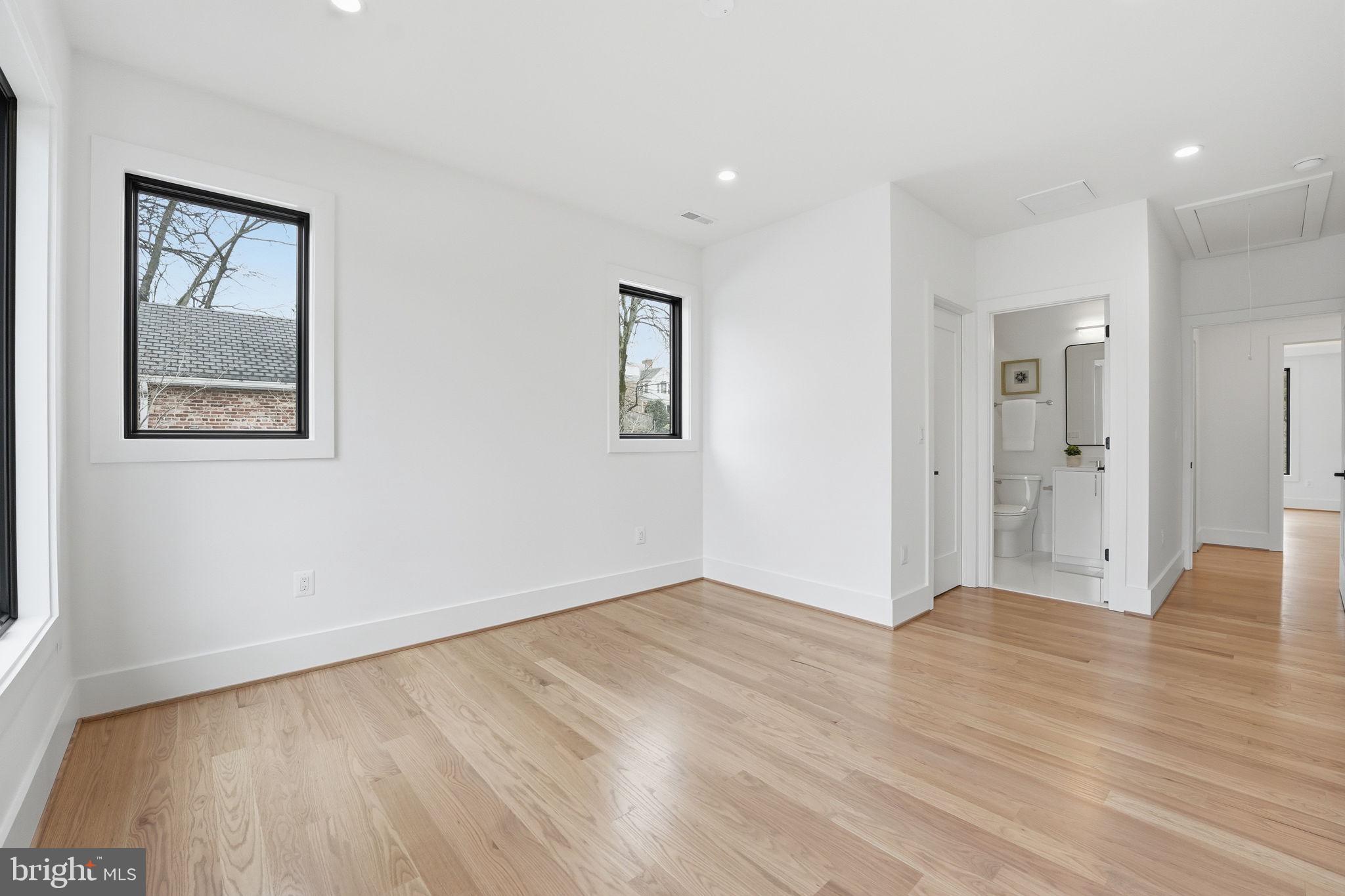 ARLINGTON RIDGE - Residential