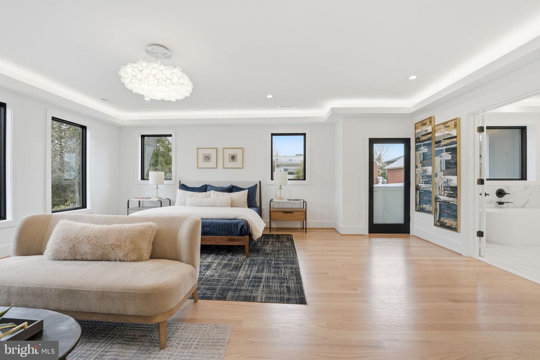 ARLINGTON RIDGE - Residential