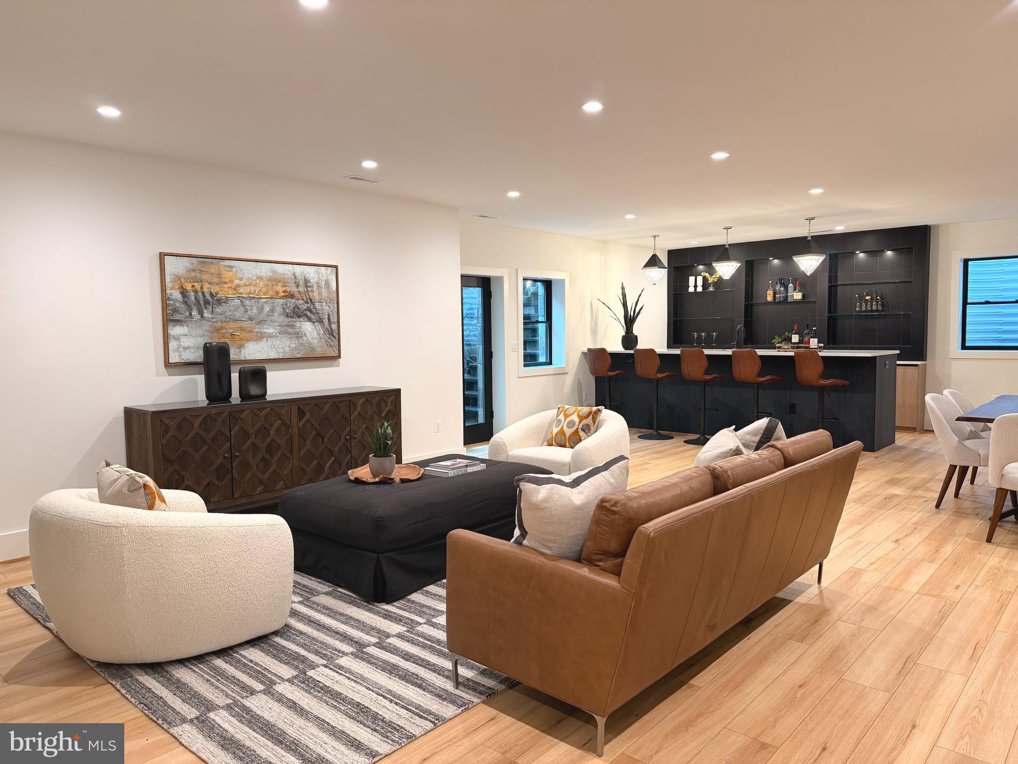 ARLINGTON RIDGE - Residential