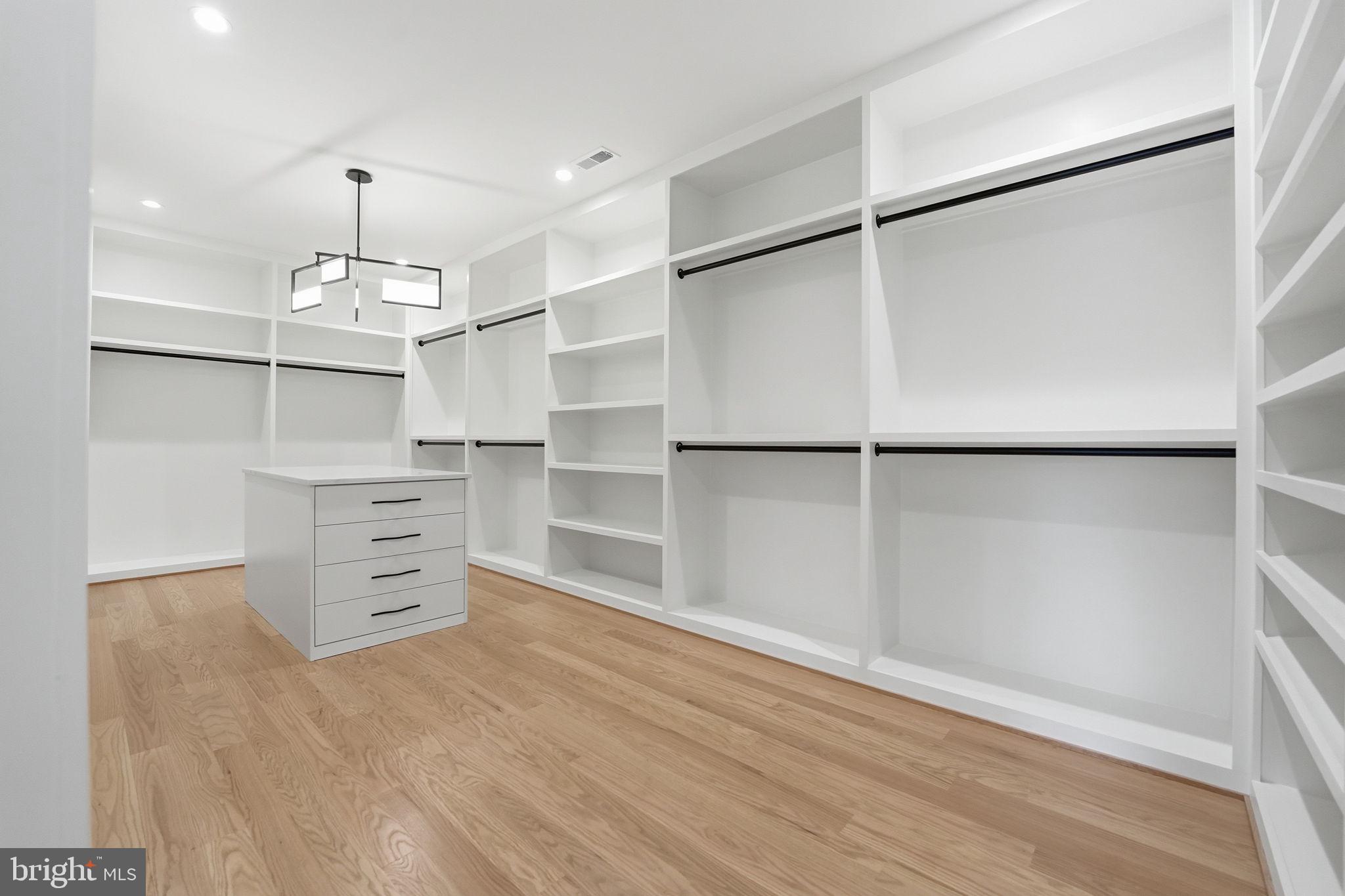 ARLINGTON RIDGE - Residential