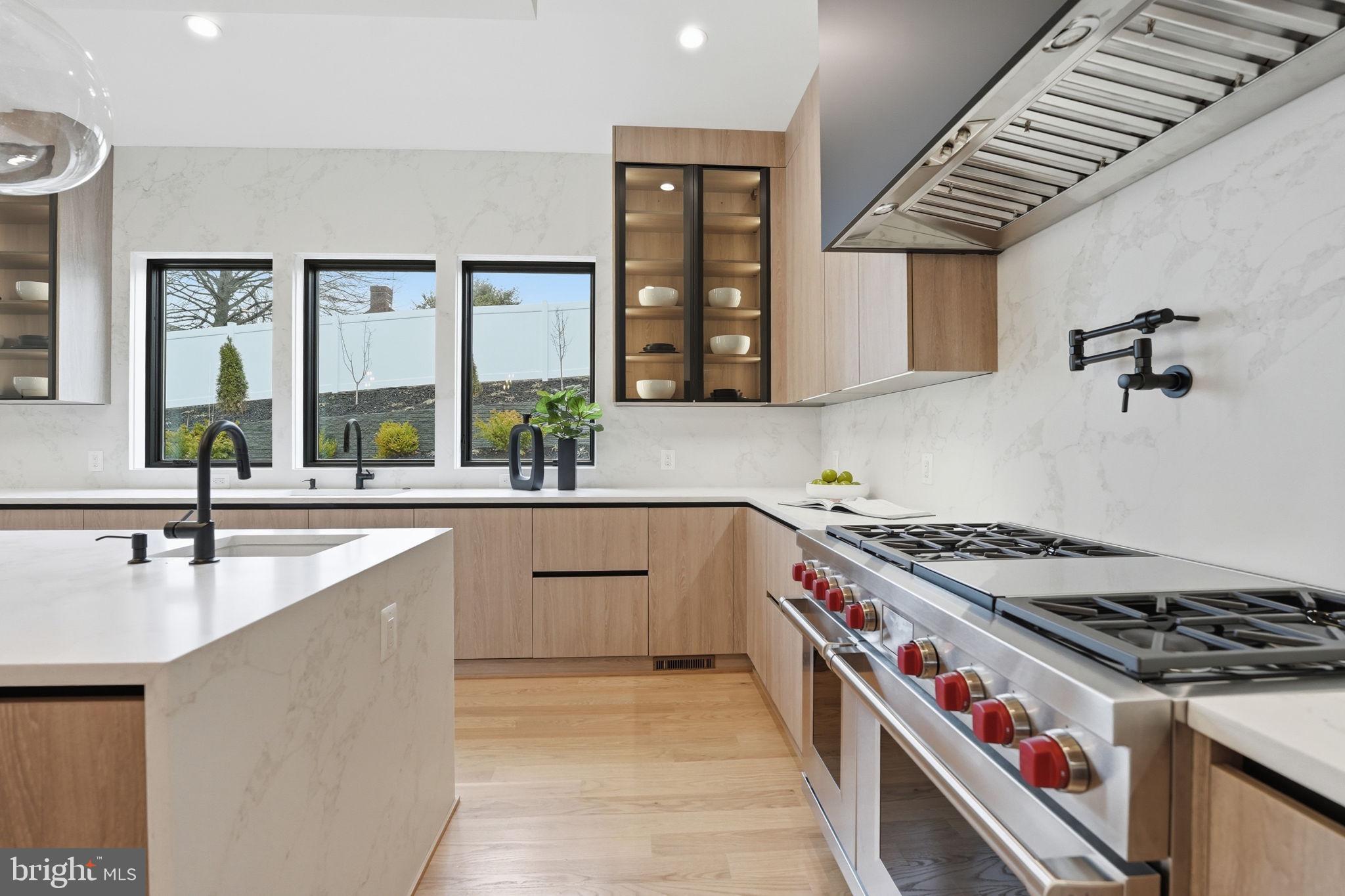 ARLINGTON RIDGE - Residential