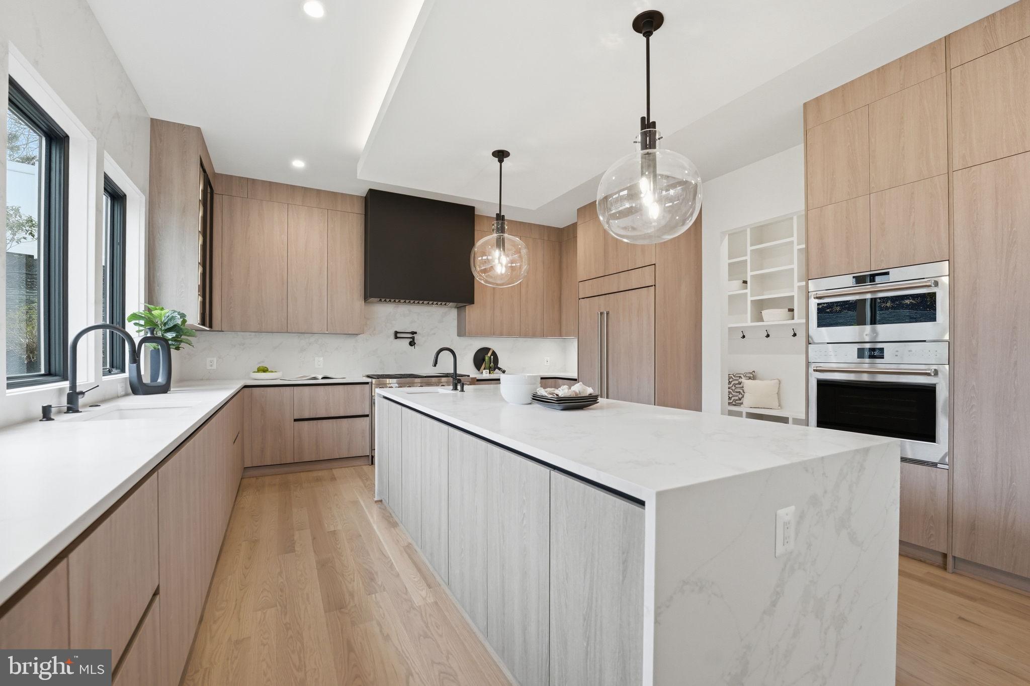 ARLINGTON RIDGE - Residential