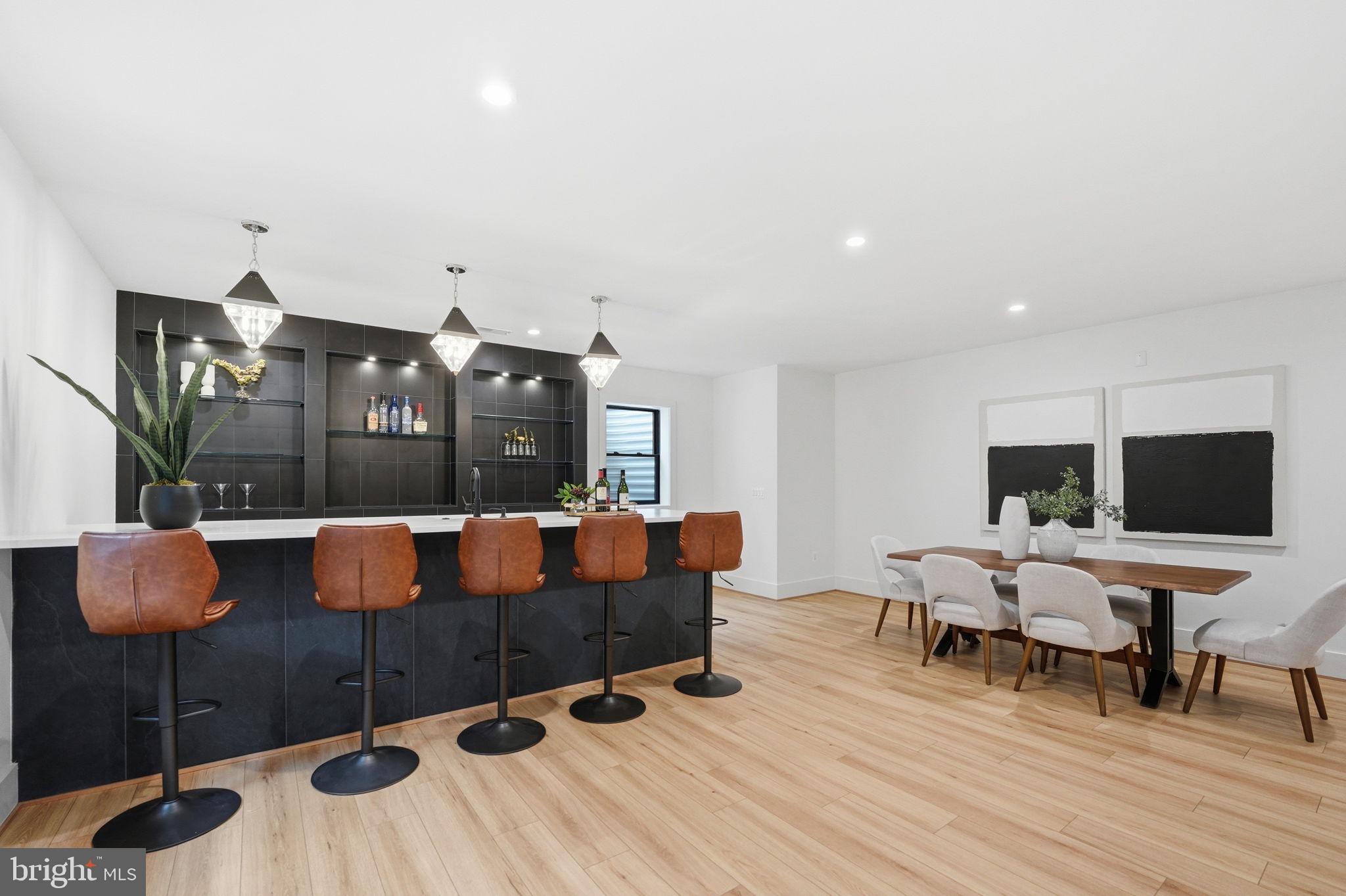 ARLINGTON RIDGE - Residential