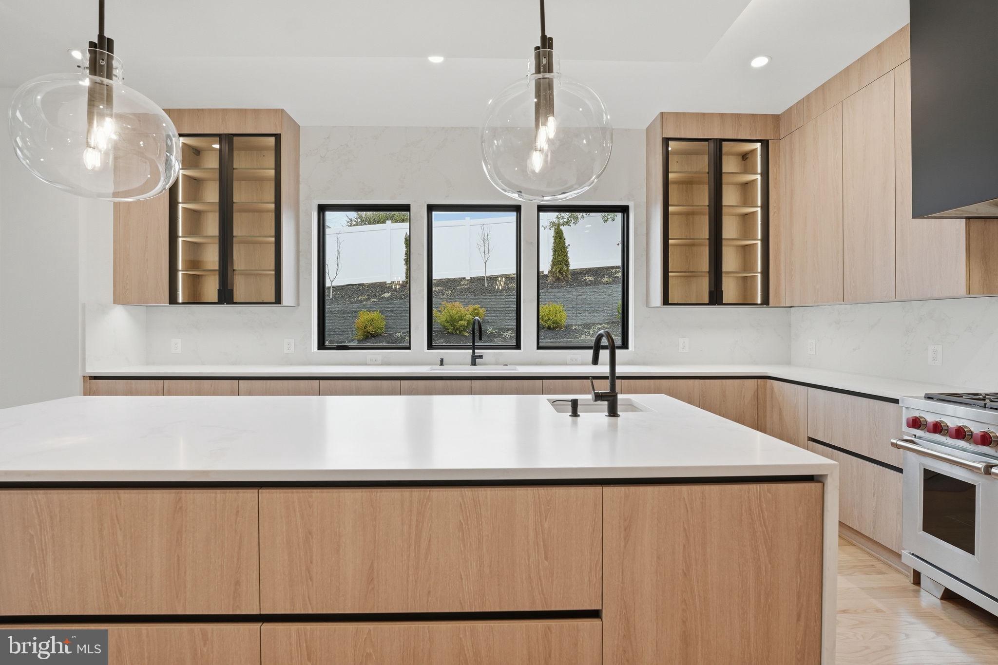 ARLINGTON RIDGE - Residential