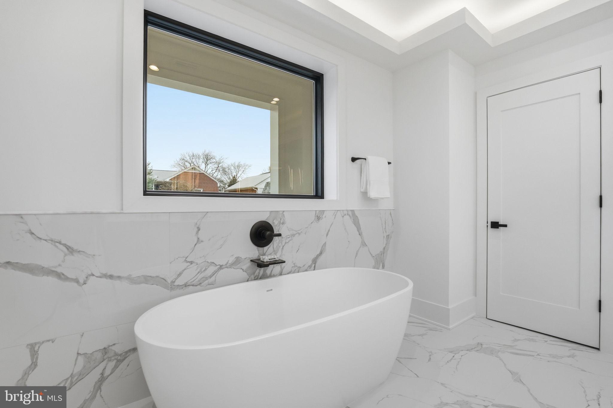 ARLINGTON RIDGE - Residential