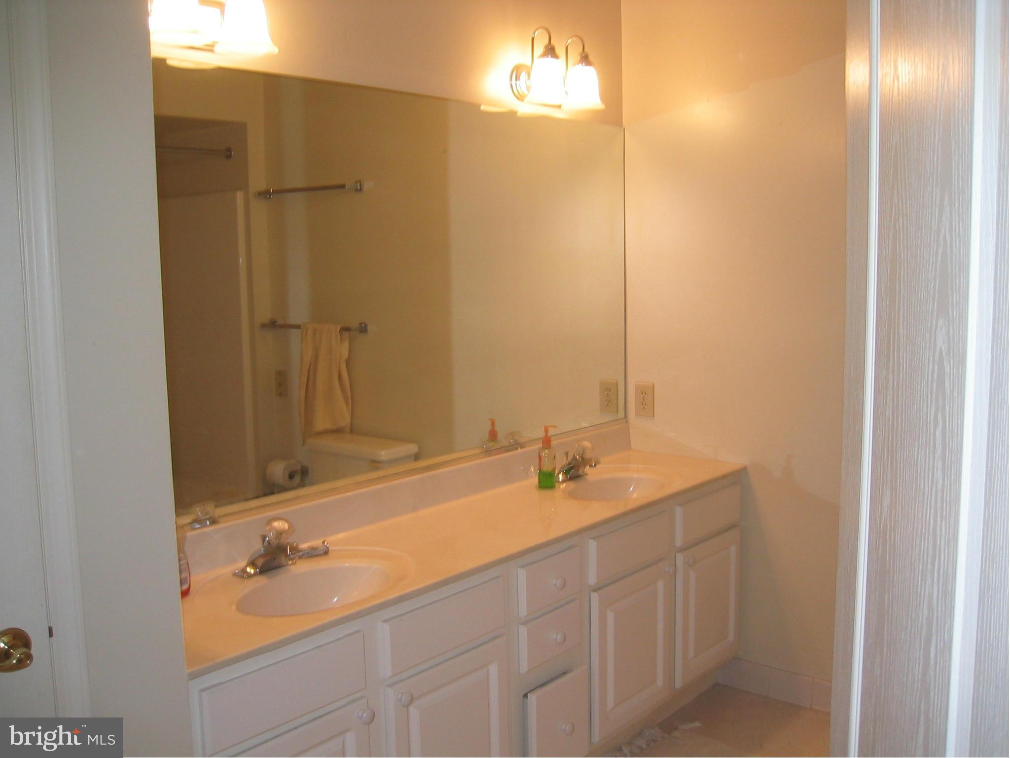 FALLS STATION - Residential Lease