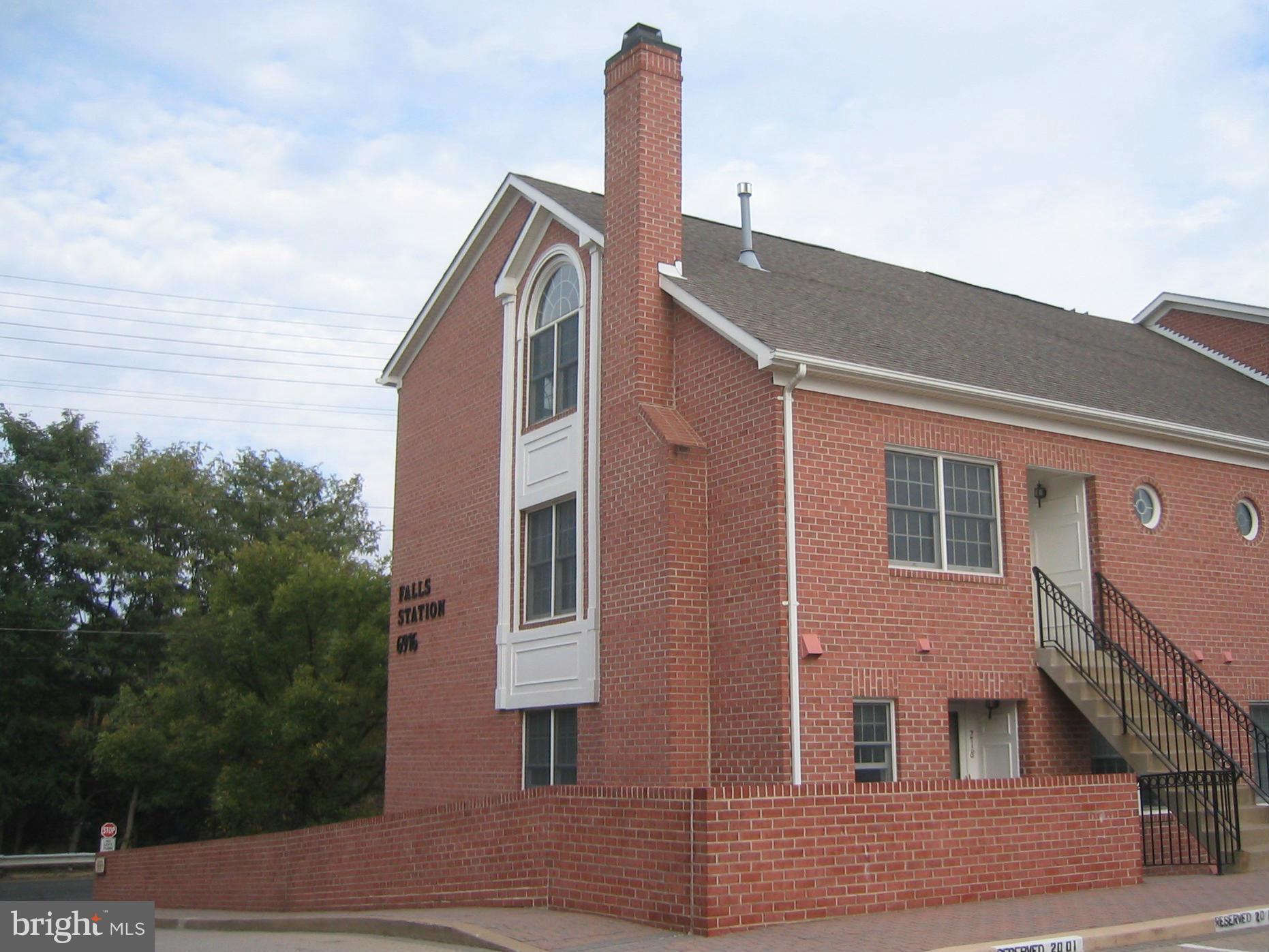 FALLS STATION - Residential Lease