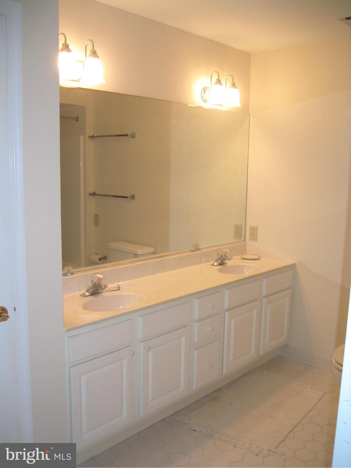 FALLS STATION - Residential Lease