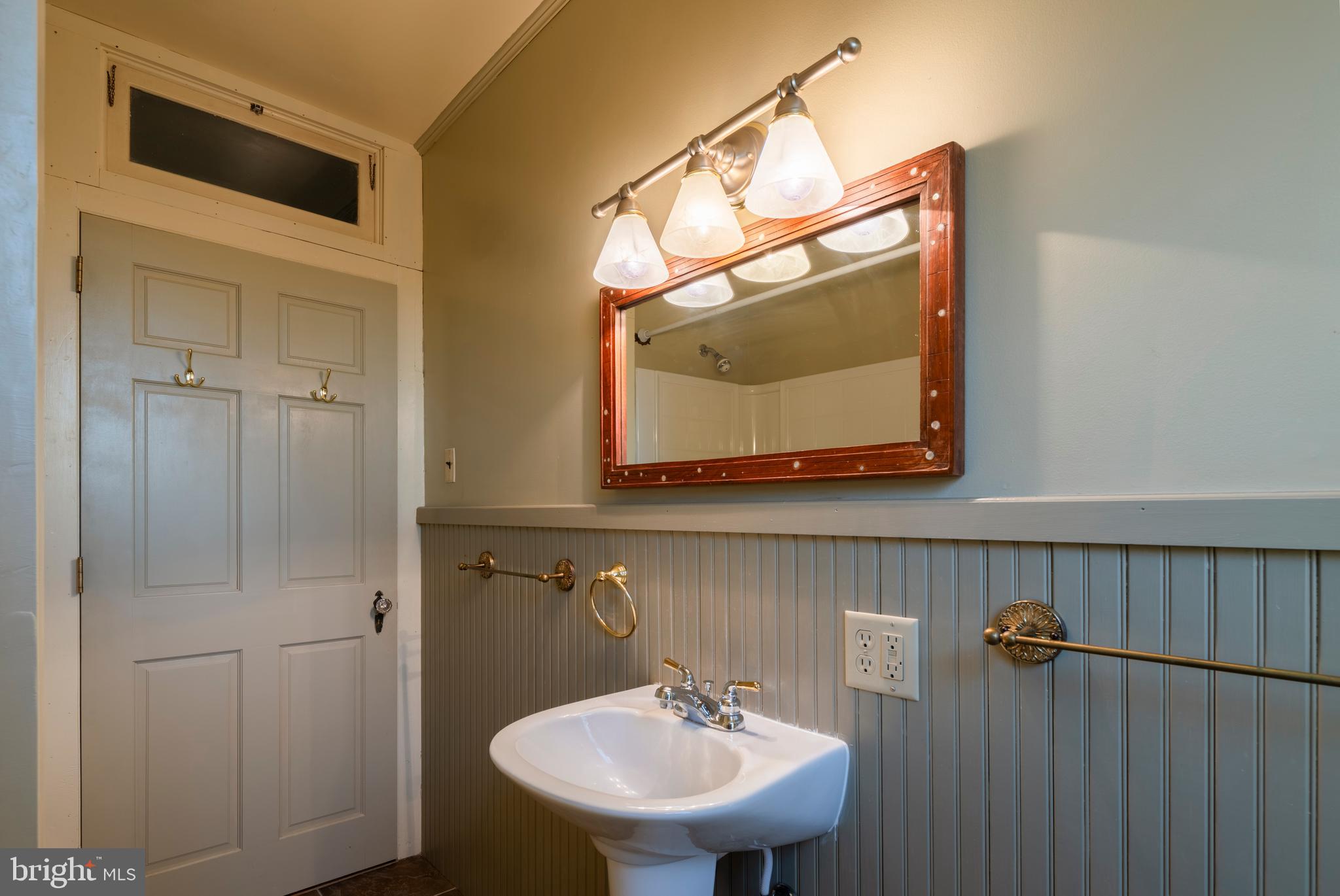 CHESTNUT HILL - Residential