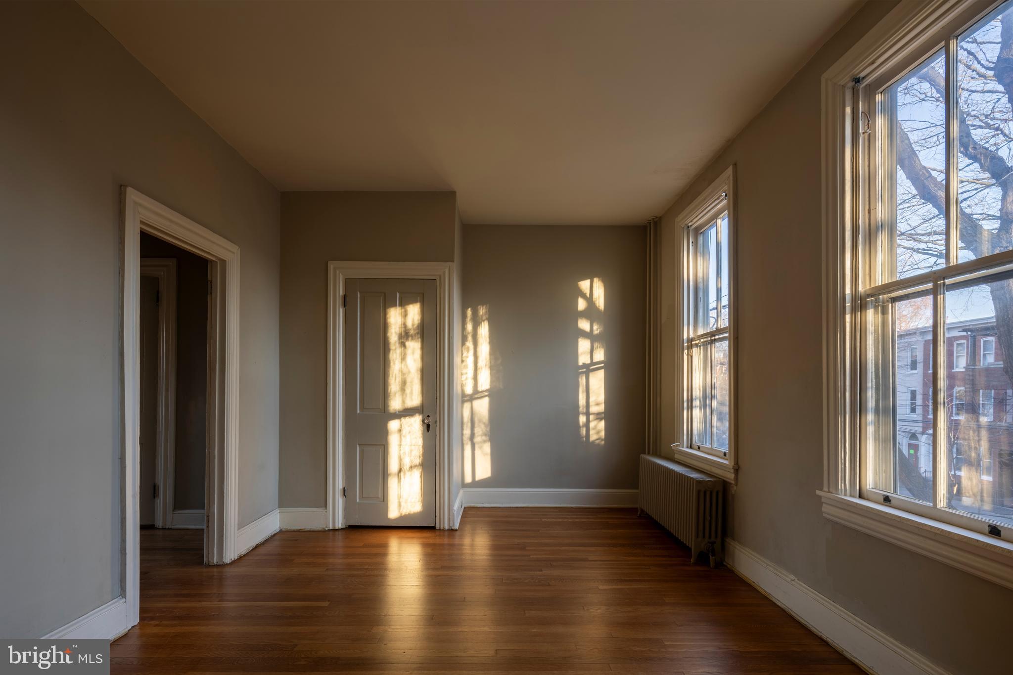 CHESTNUT HILL - Residential