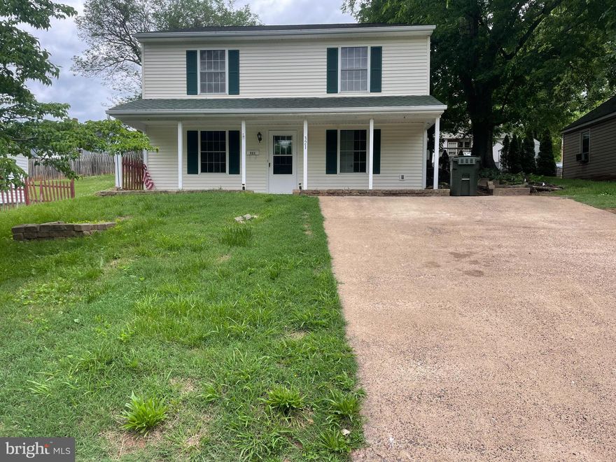 BACK ON THE MARKET - SHORT SALE!  Great starter home in town, close to the Farmer's Market, Davis St and local restaurants, pubs, and a couple hundred yards from the Culpeper Greenway bridge at Spring St. Take a bike ride or walk across the bridge to connect to all the multi-use paths and Yowell Meadow Park.  This home has 3 bedrooms and 3 full baths, eat-in kitchen with granite countertops and stainless appliances.  The HVAC is a couple years old.  Backyard has a playset and a shed and the front porch has plenty of room for porch sitting.  Home is vacant, go & show!
