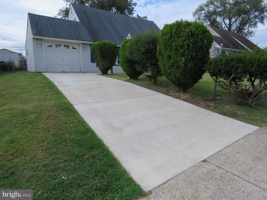 Photo of 35 Parkside Circle, LEVITTOWN, PA 19056 (MLS # PABU2107730)