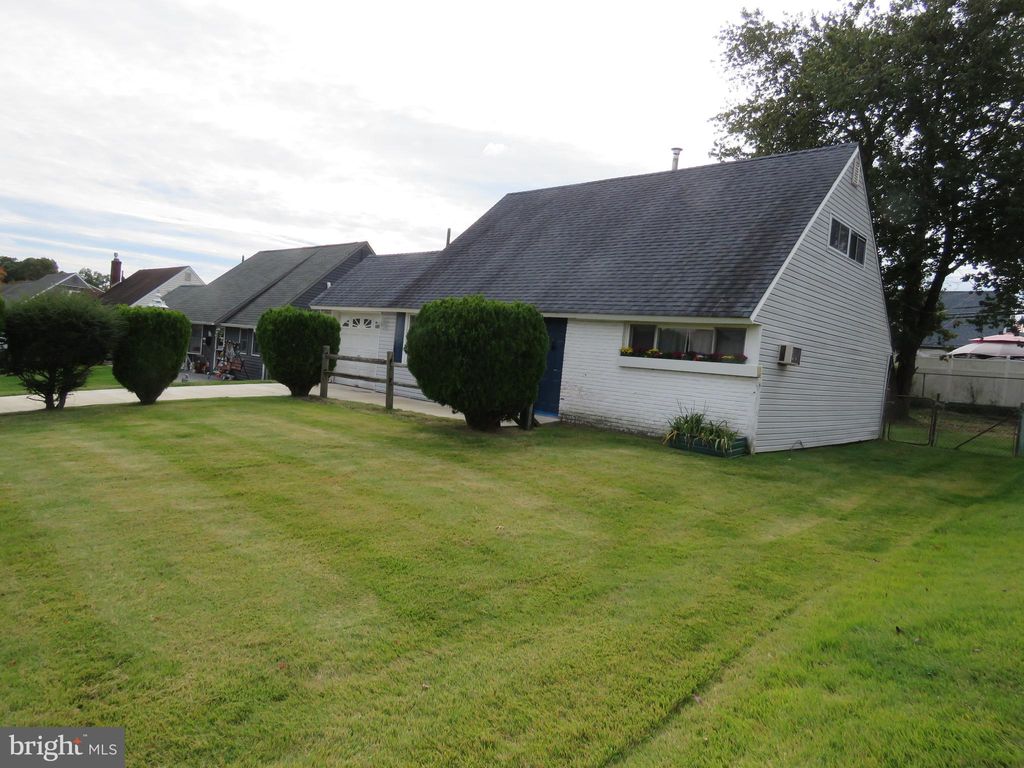 Photo of 35 Parkside Circle, LEVITTOWN, PA 19056 (MLS # PABU2107730)