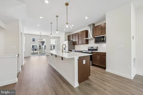 18020 Alicia Avenue, Dumfries, VA MLS: VAPW2126074