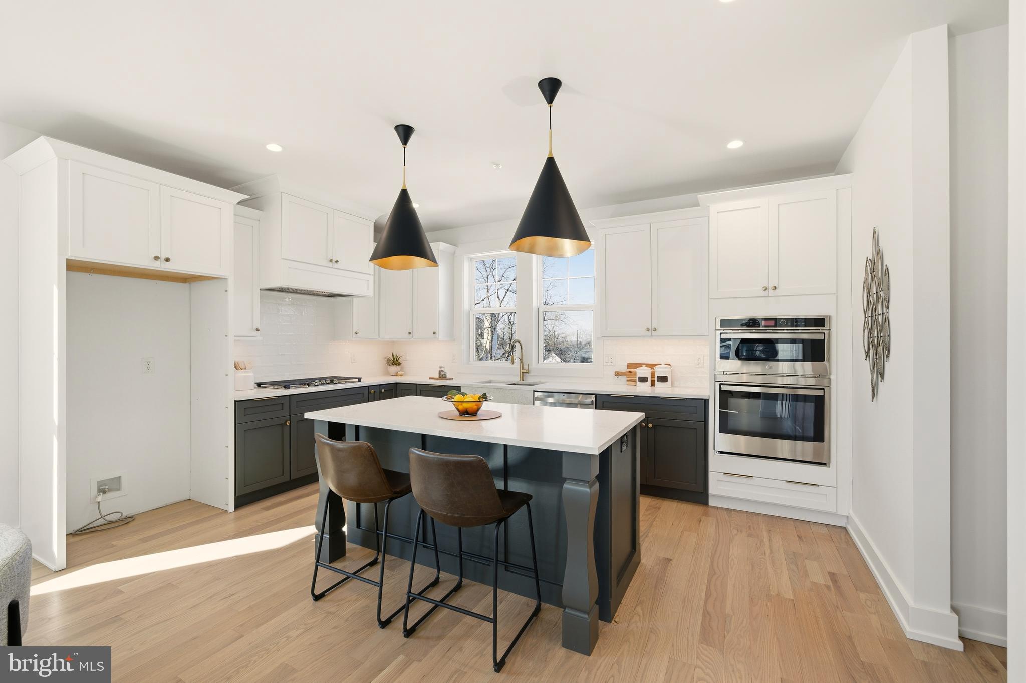 NEWTOWN SQ - Residential