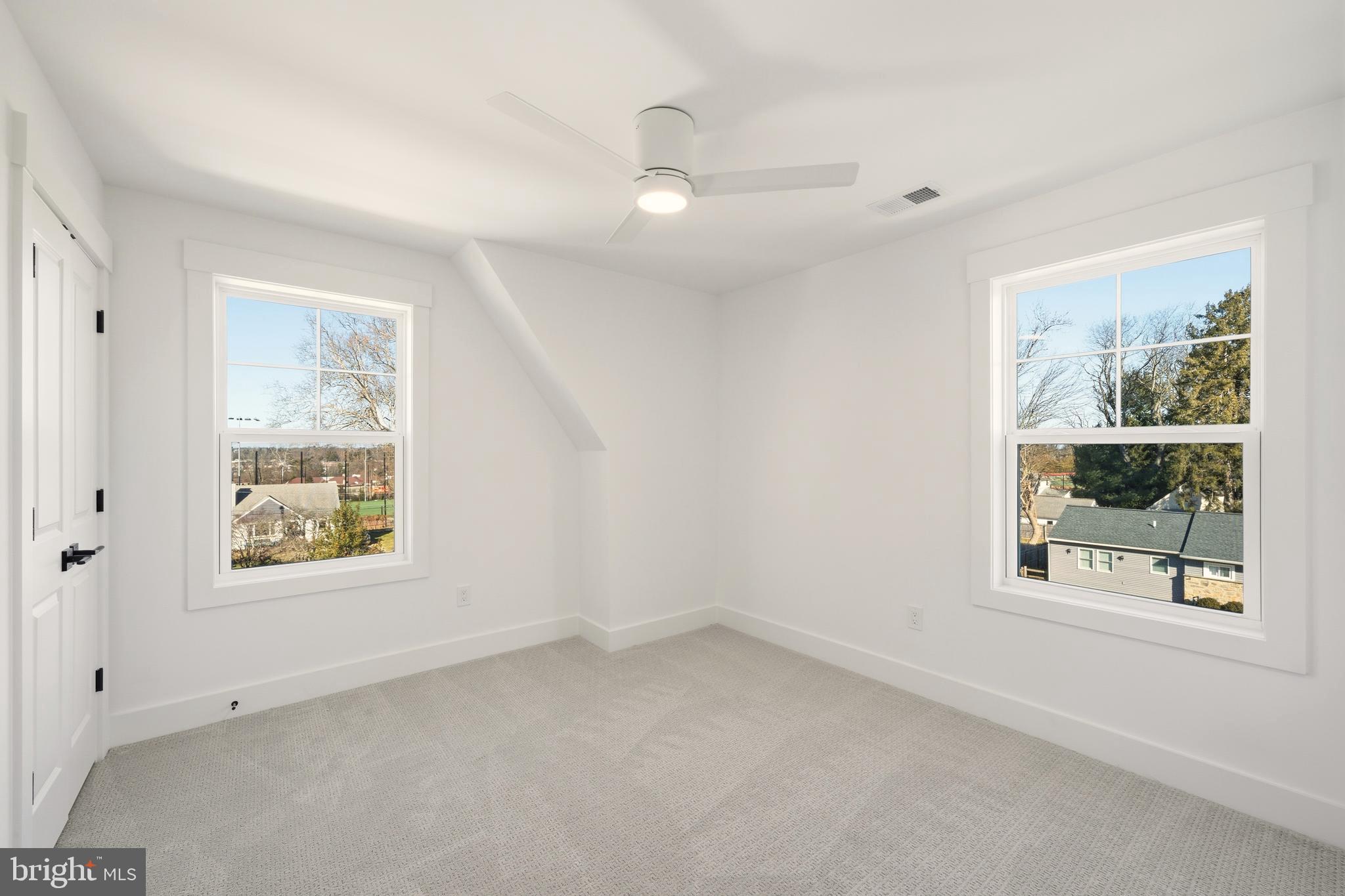 NEWTOWN SQ - Residential