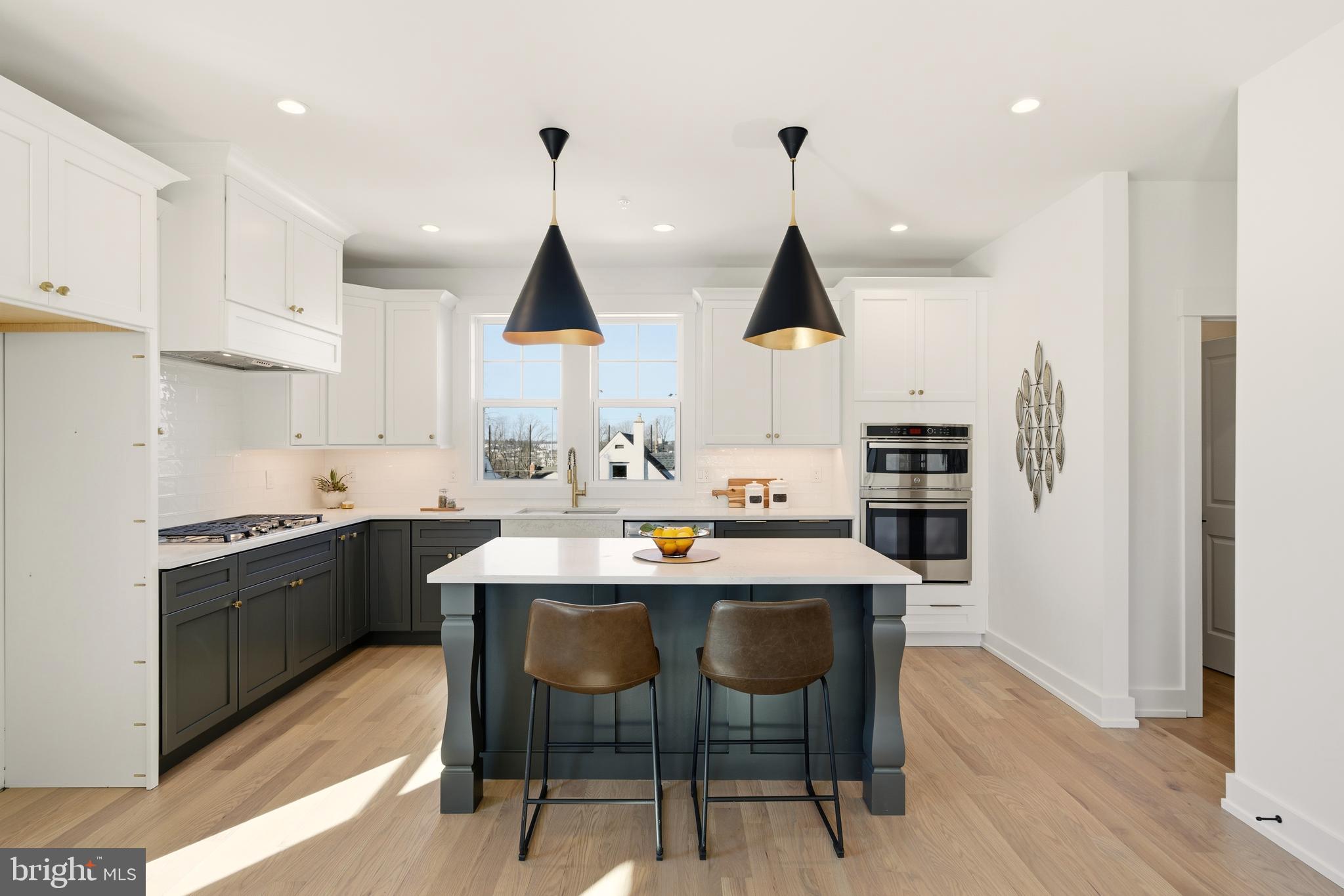 NEWTOWN SQ - Residential