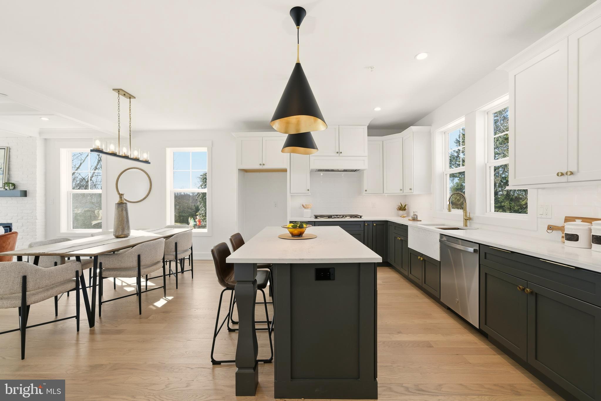 NEWTOWN SQ - Residential