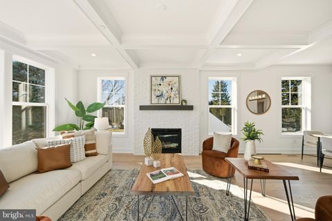 Homes For Sale - 204 3rd Avenue<br/> NEWTOWN SQUARE, PA 19073