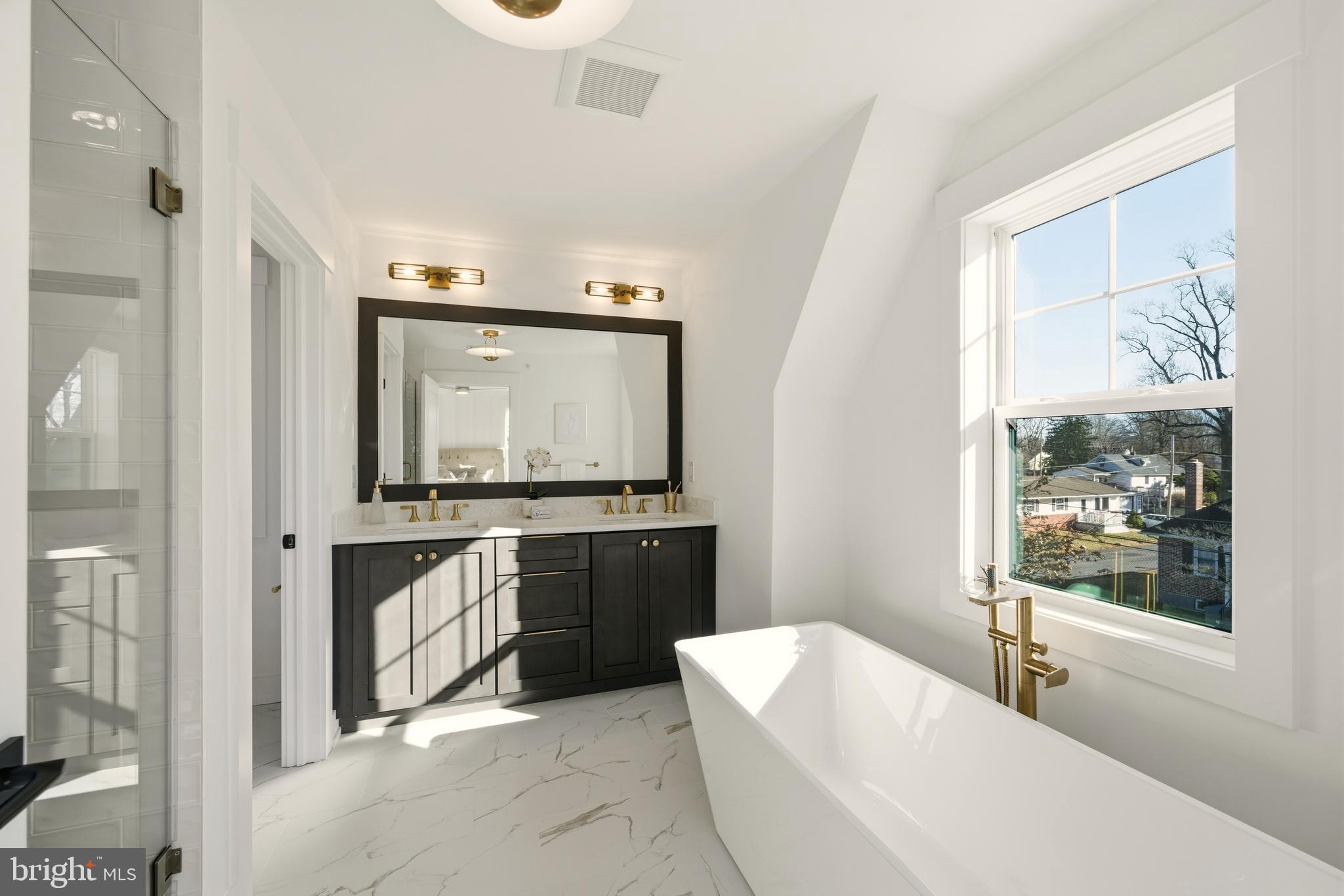 NEWTOWN SQ - Residential