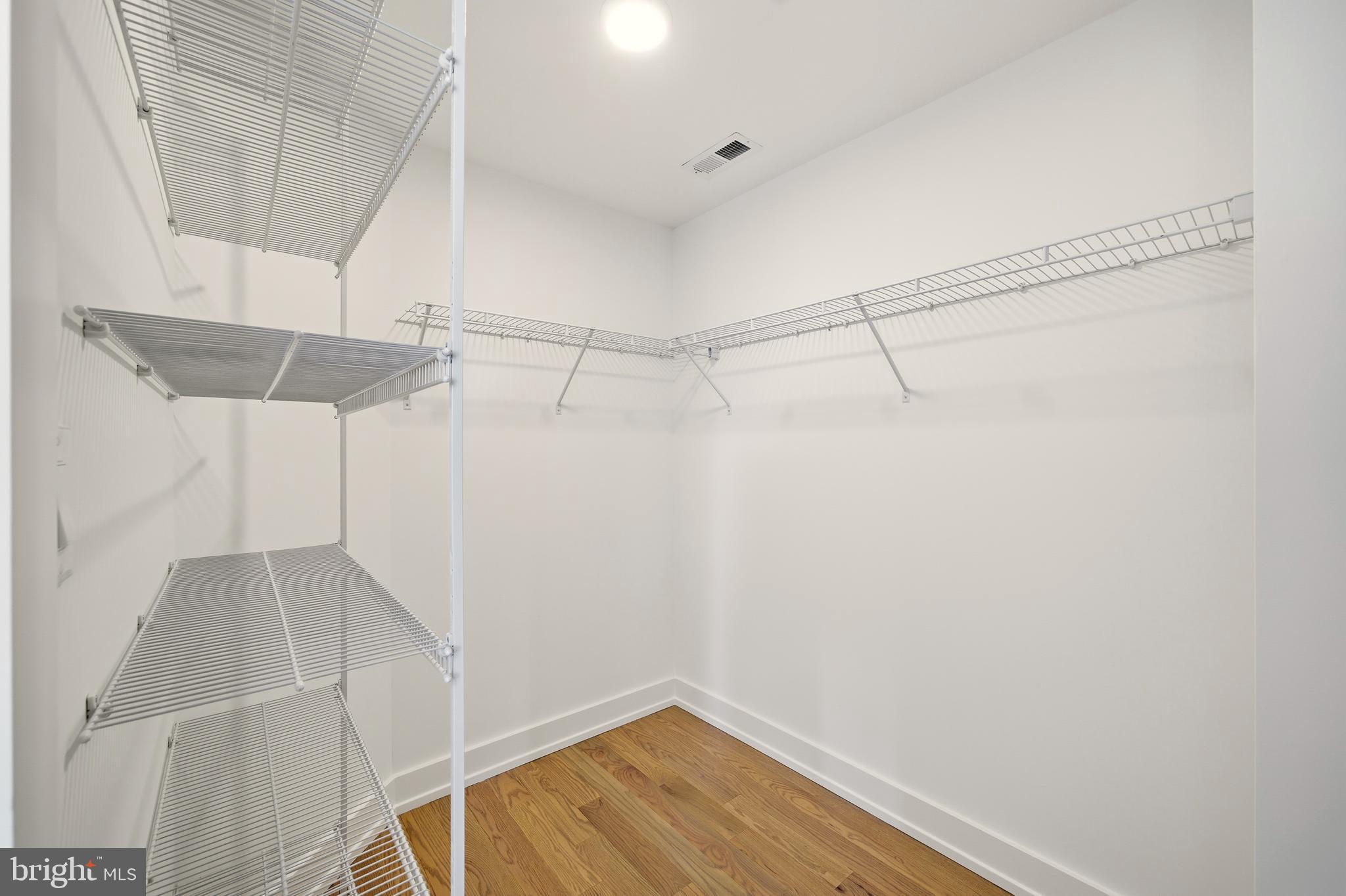 NEWTOWN SQ - Residential