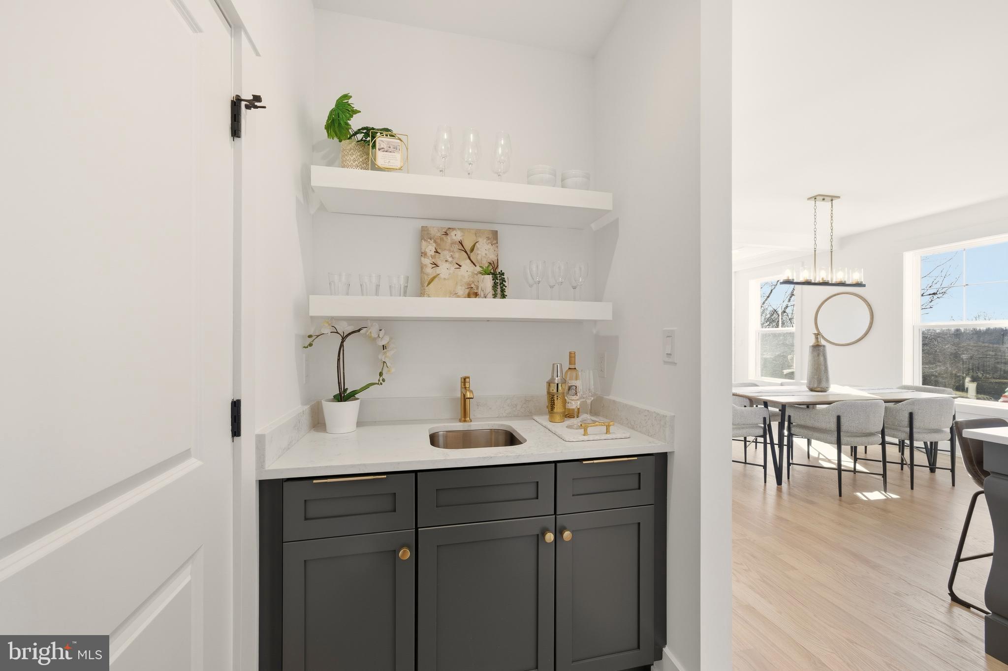 NEWTOWN SQ - Residential