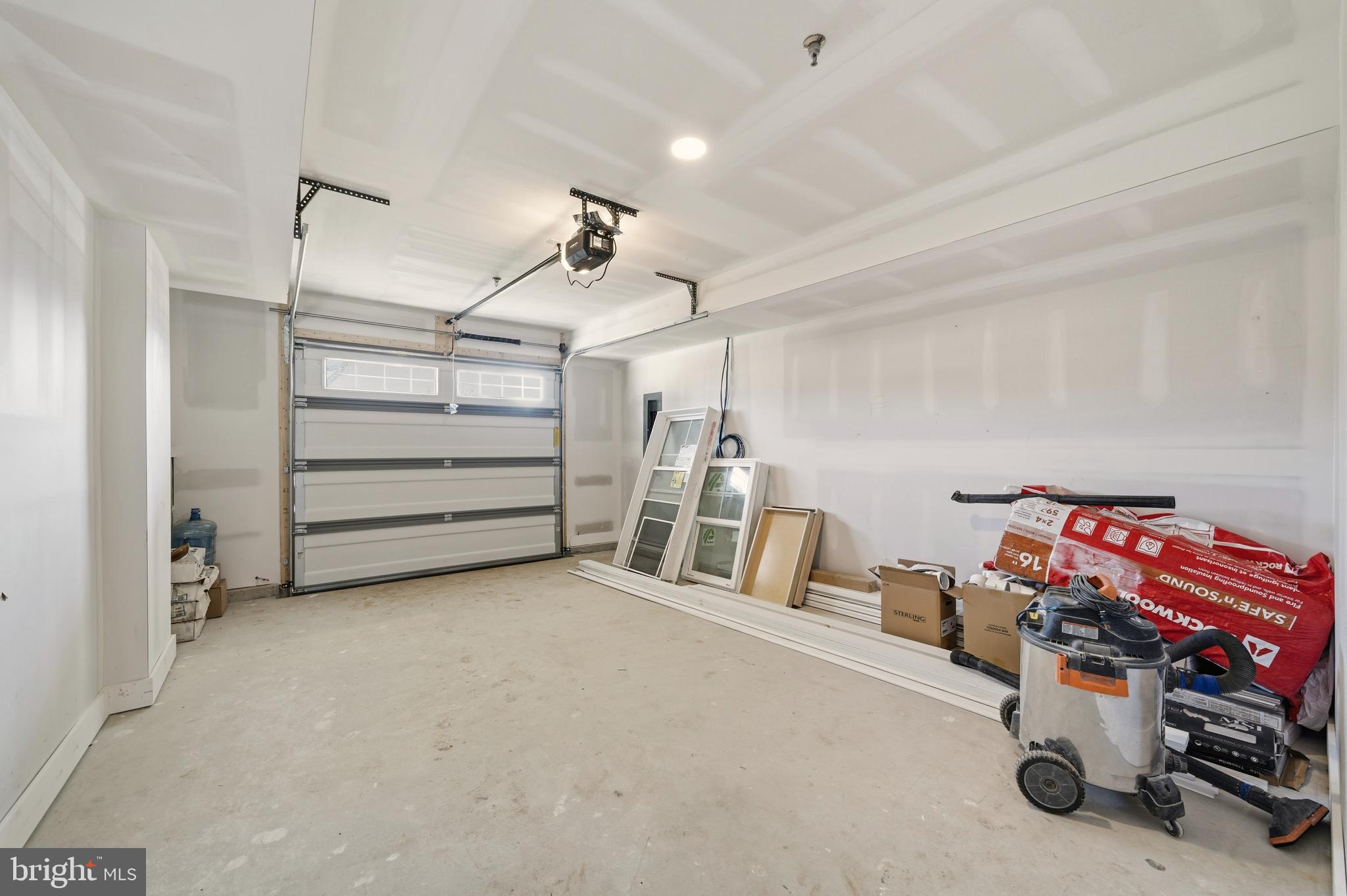 NEWTOWN SQ - Residential