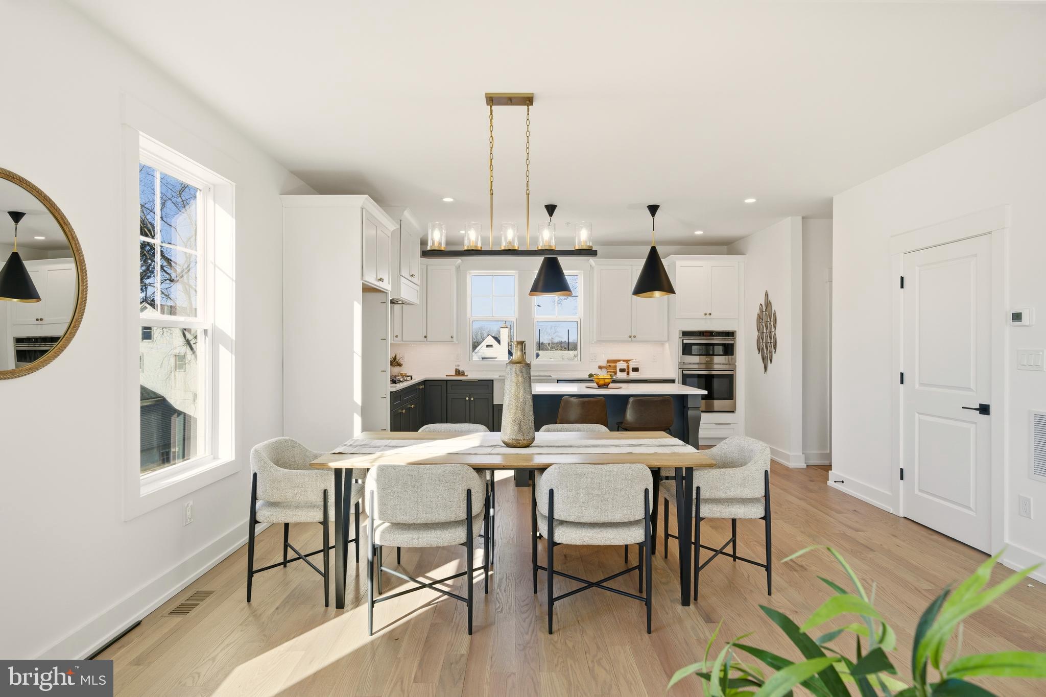 NEWTOWN SQ - Residential