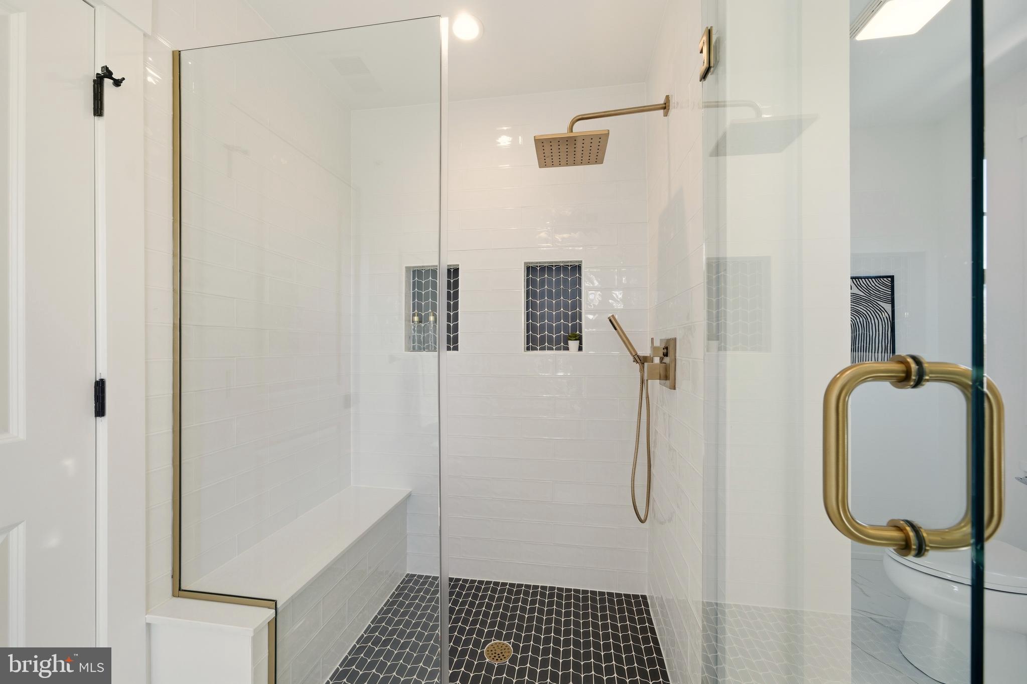 NEWTOWN SQ - Residential