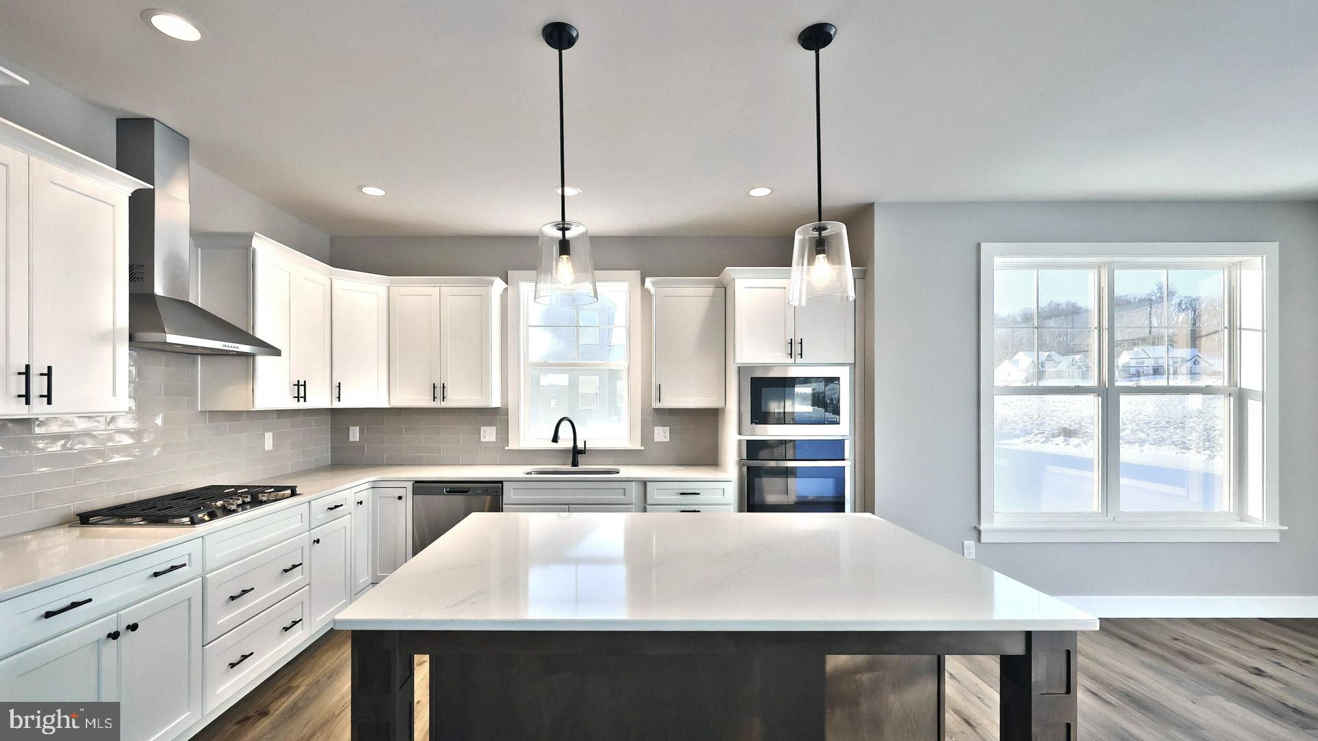 HAWK VALLEY ESTATES - Residential