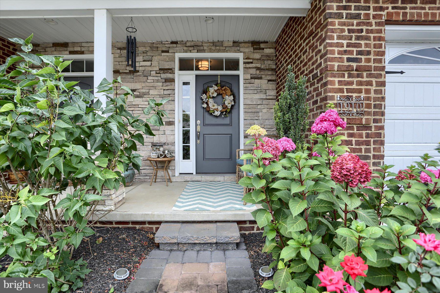 HONEYSUCKLE LANE - Residential