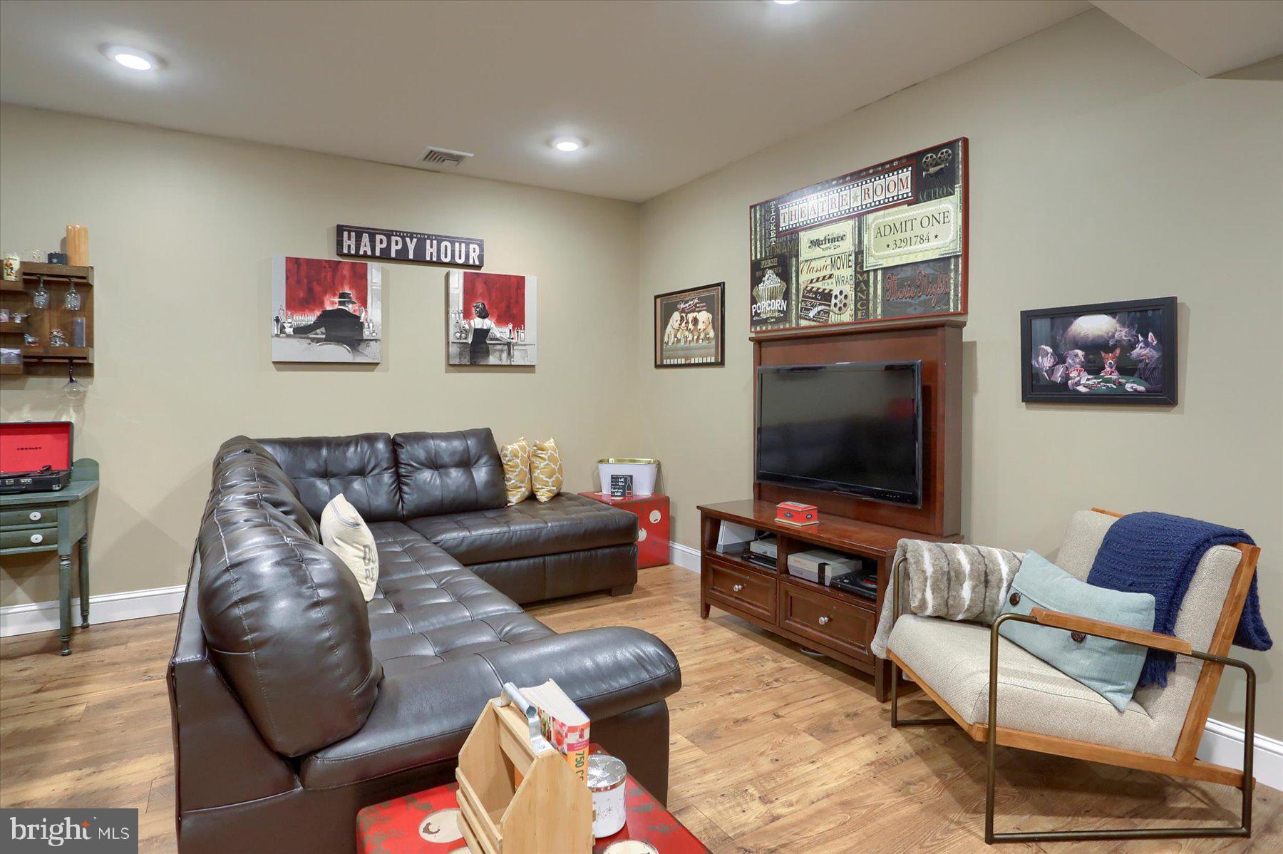 HONEYSUCKLE LANE - Residential