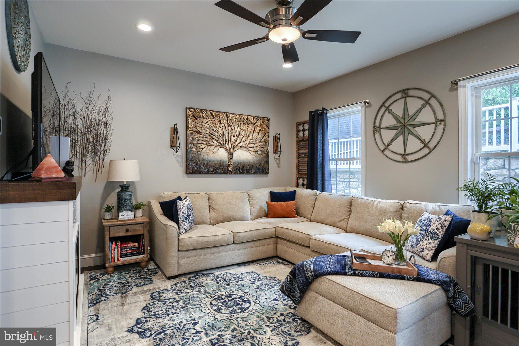 HONEYSUCKLE LANE - Residential