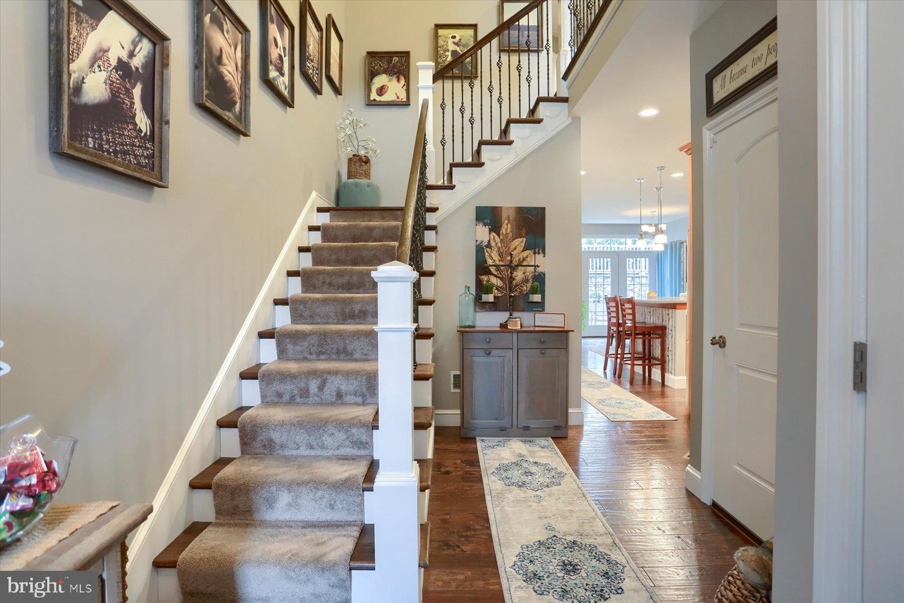 HONEYSUCKLE LANE - Residential