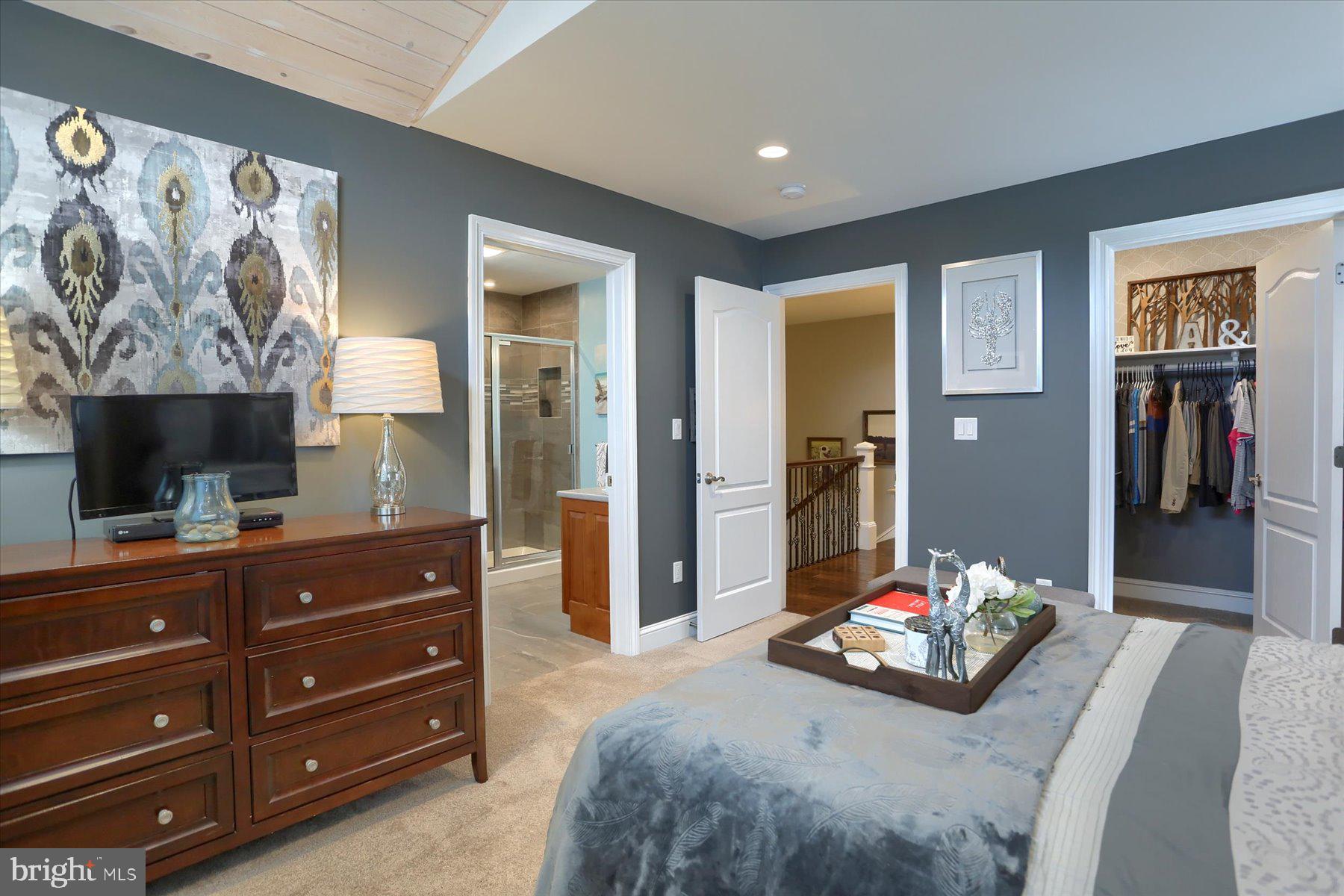 HONEYSUCKLE LANE - Residential