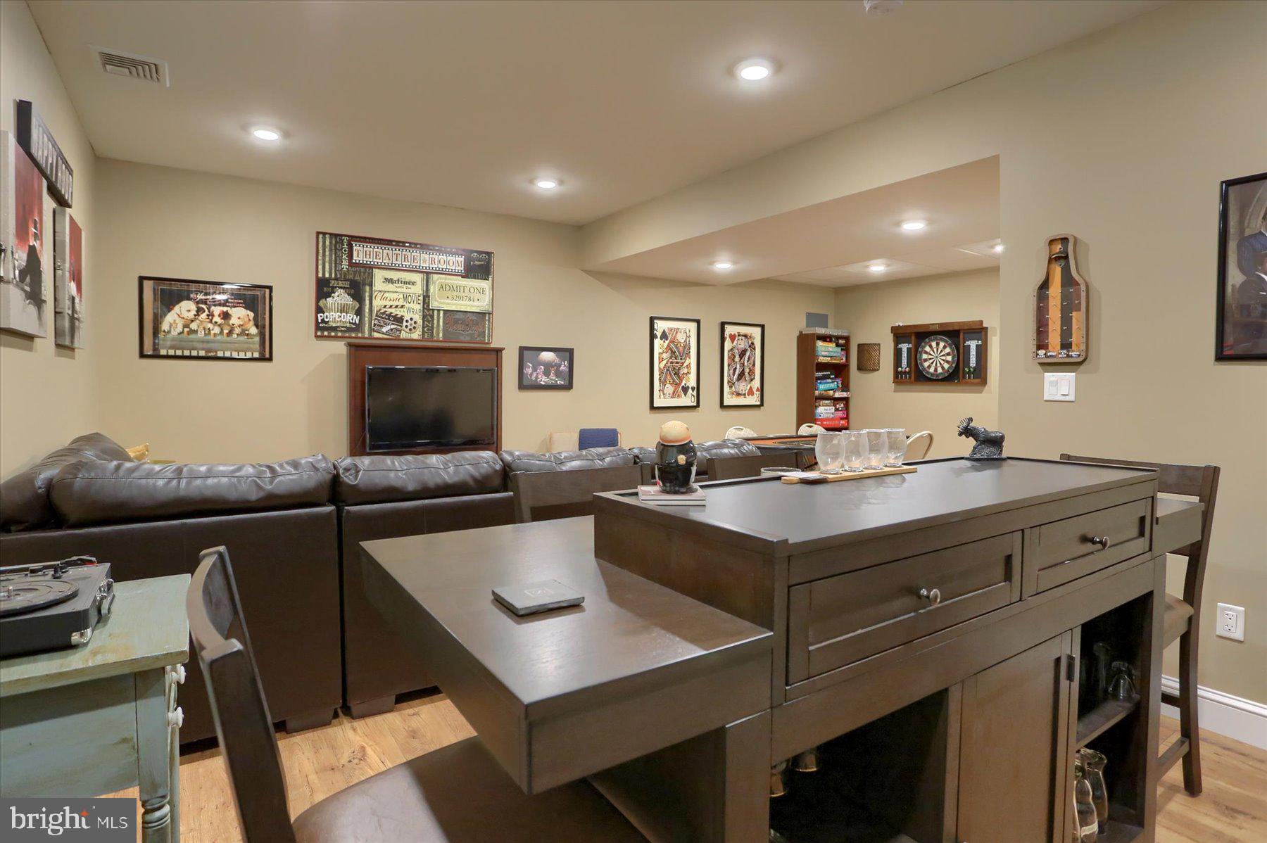 HONEYSUCKLE LANE - Residential