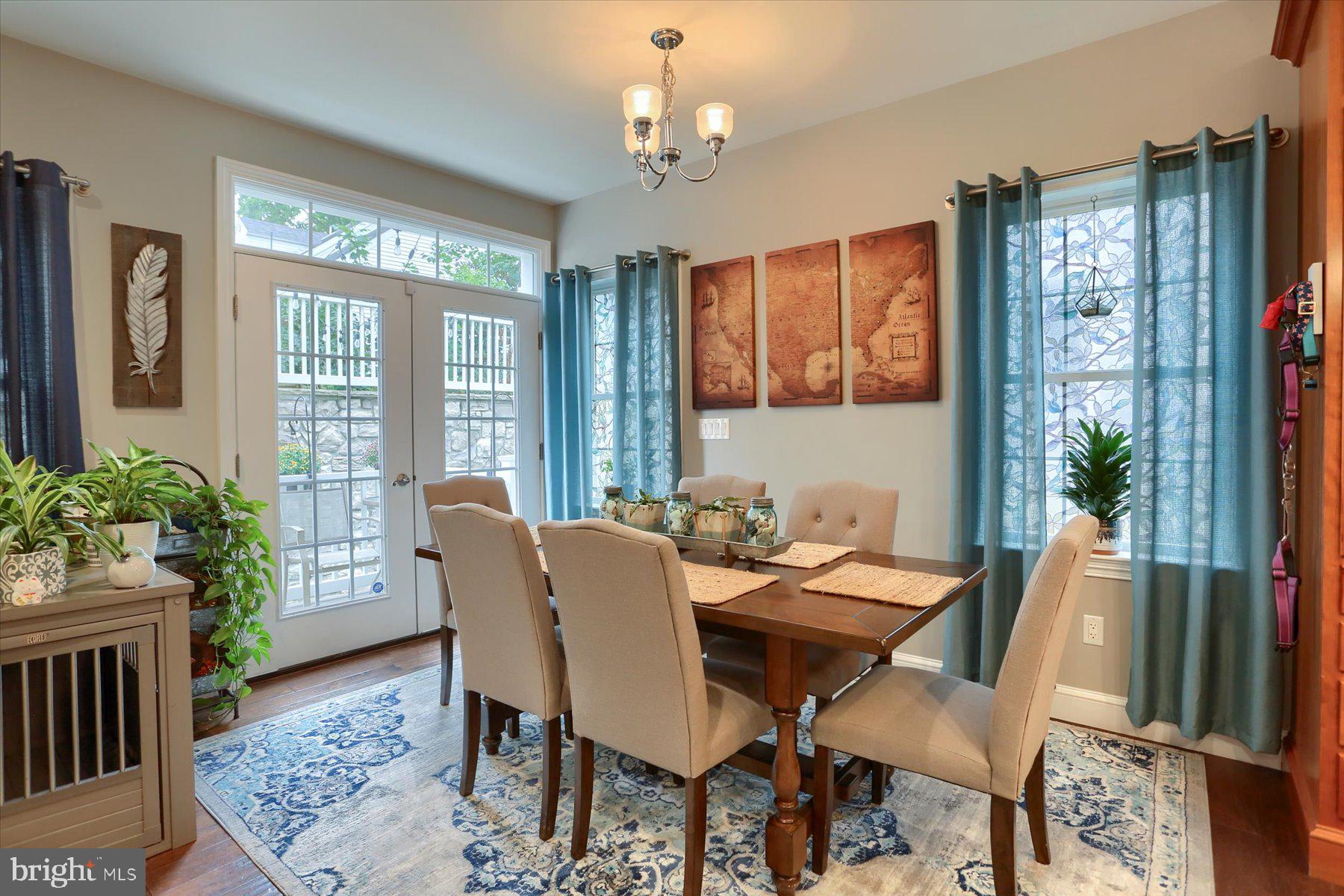 HONEYSUCKLE LANE - Residential