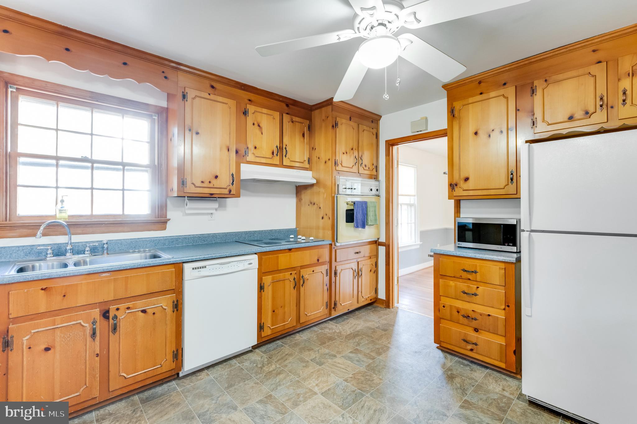 TUCKAHOE VLG WEST - Residential