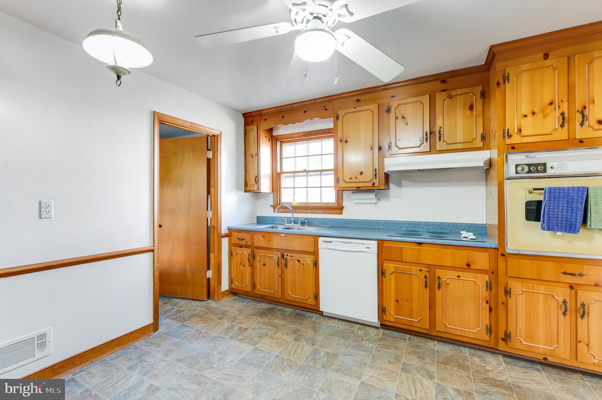 TUCKAHOE VLG WEST - Residential