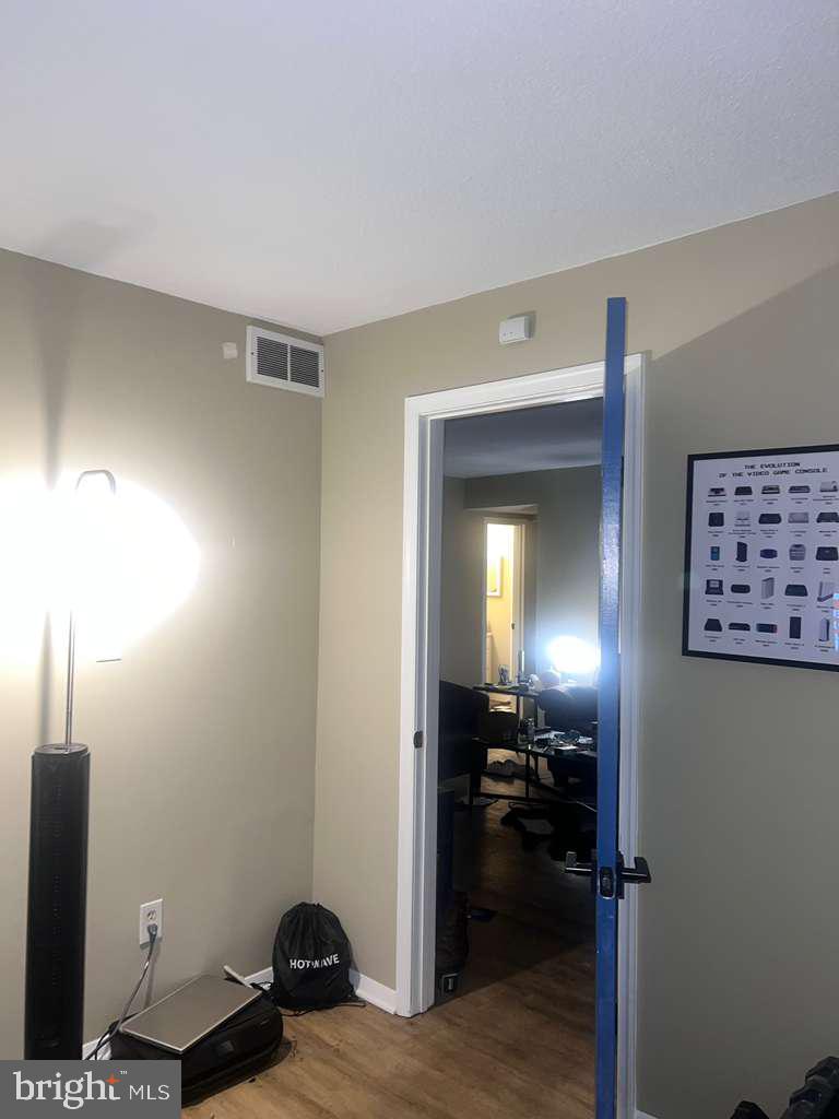 PRESIDENTIAL TOWERS - Residential