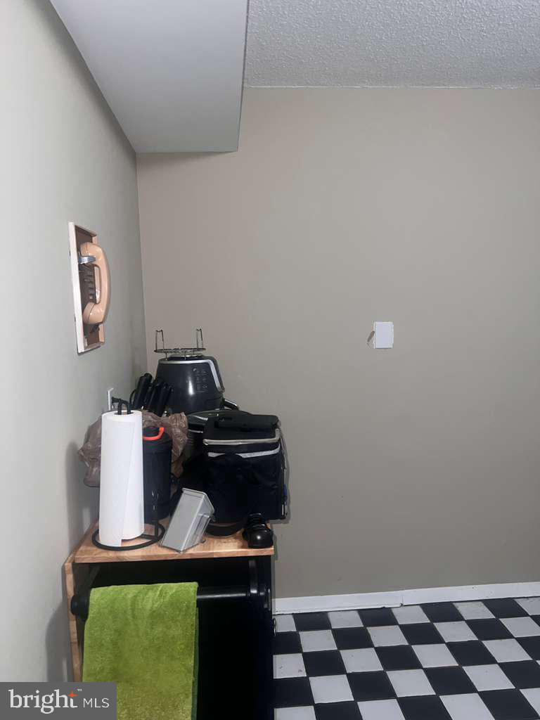 PRESIDENTIAL TOWERS - Residential