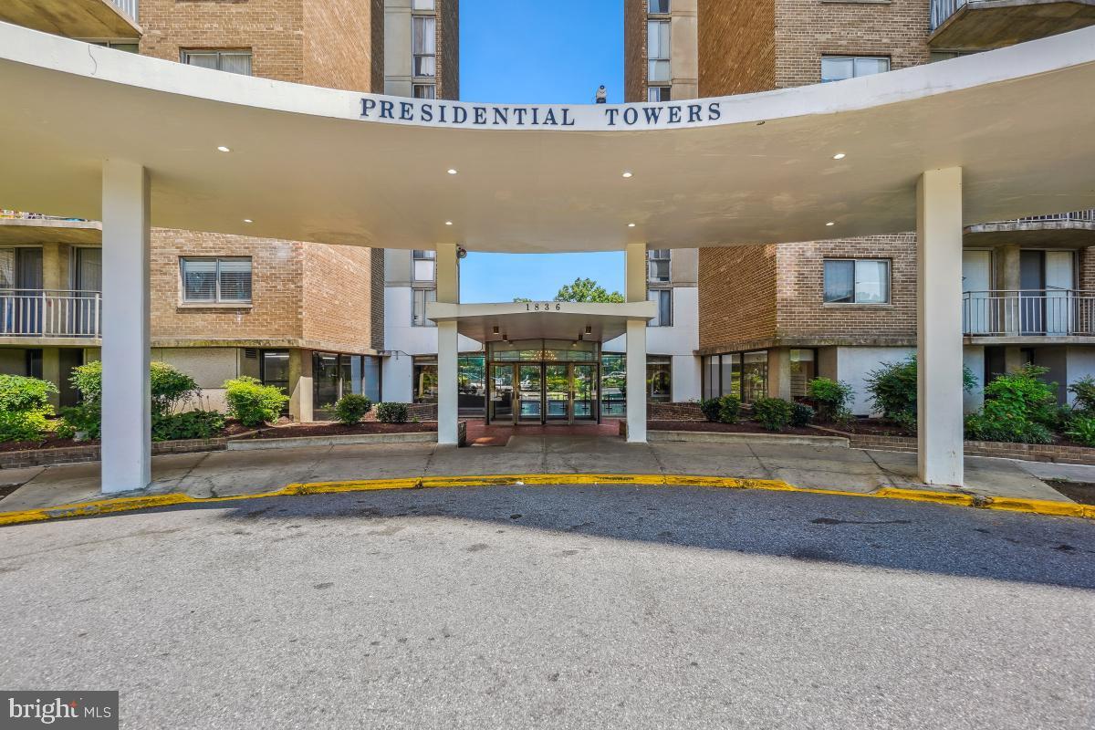PRESIDENTIAL TOWERS - Residential