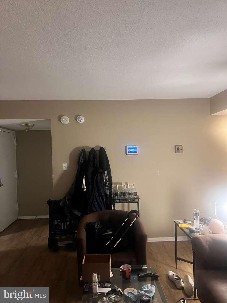 PRESIDENTIAL TOWERS - Residential